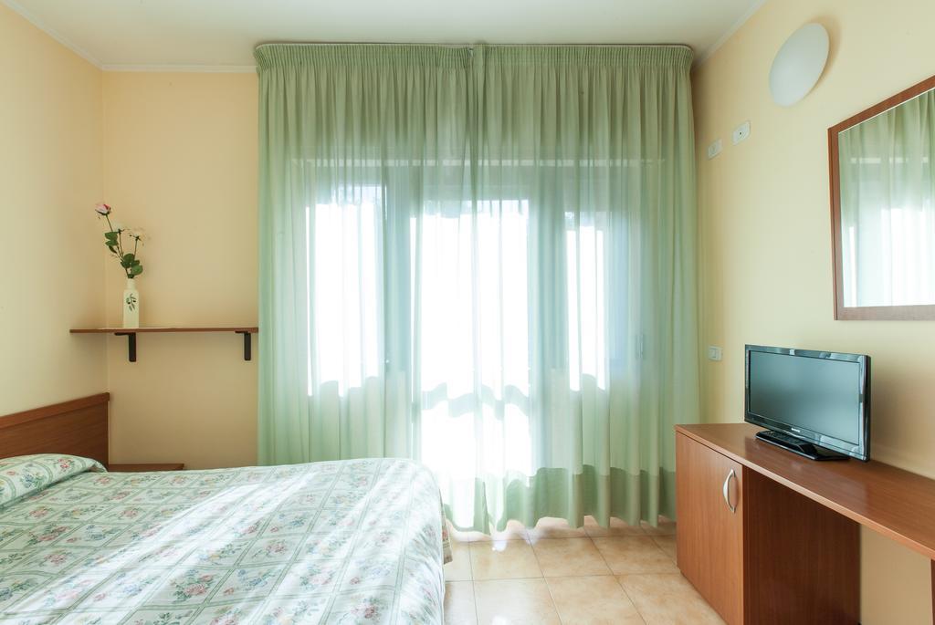 Single Room,226855028:JPEG