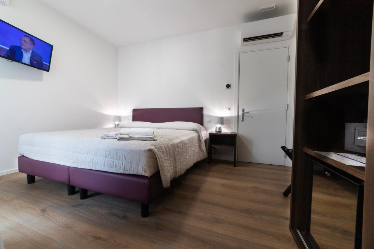 Double Room,1463998399:JPEG