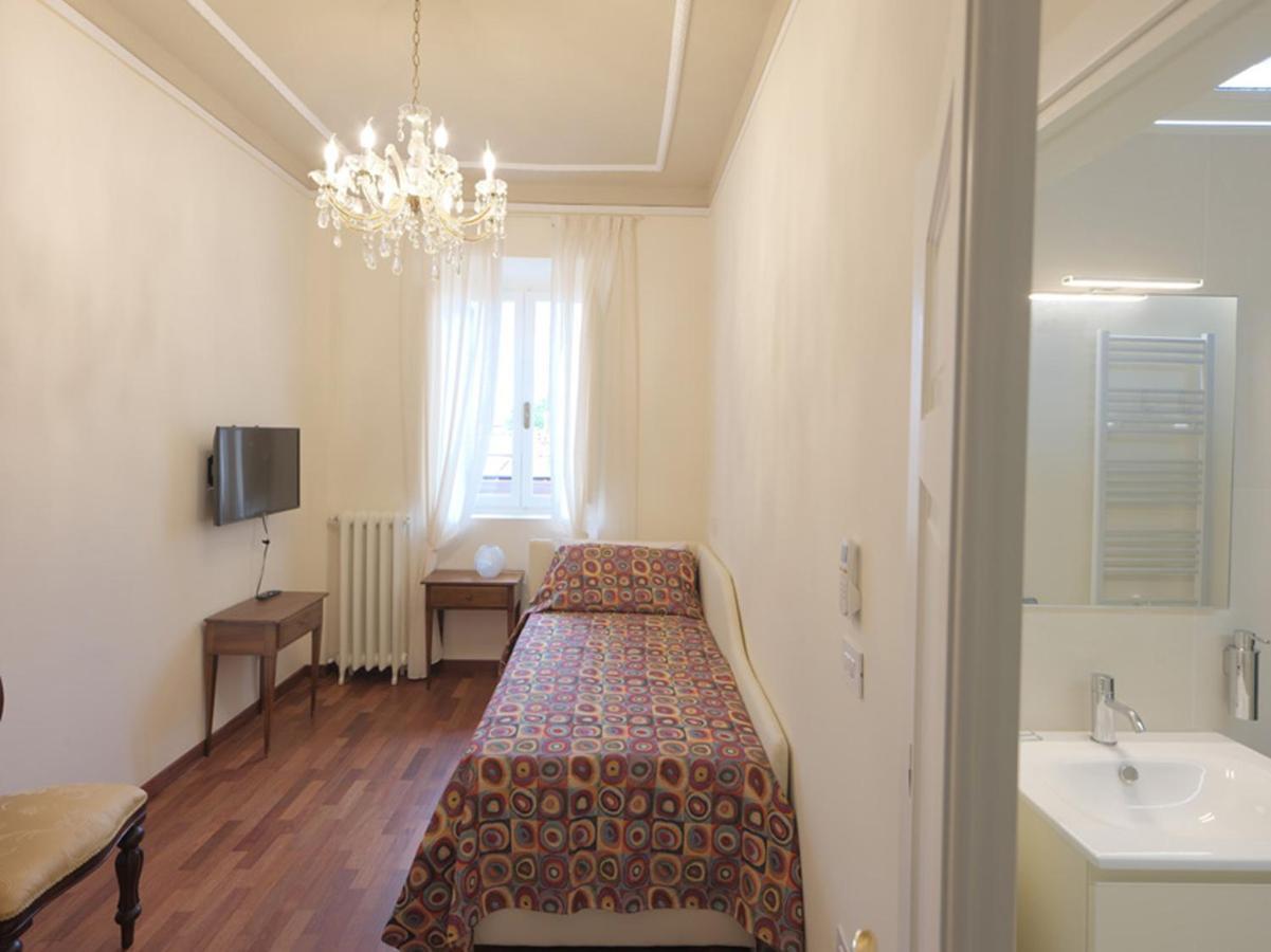 Single Room Private Bathroom,1482915683:JPEG