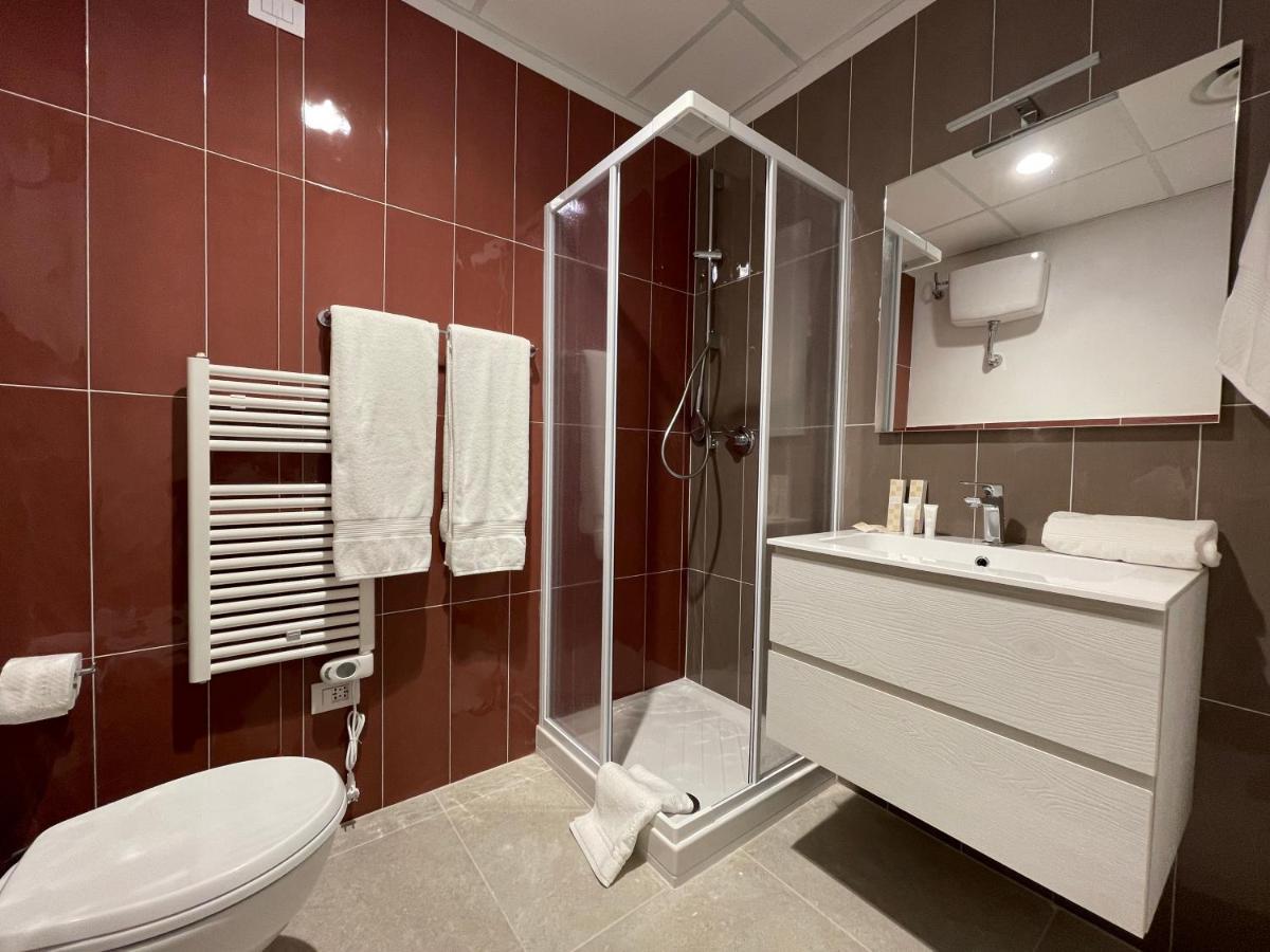 Large Double Room,1530625390:JPEG