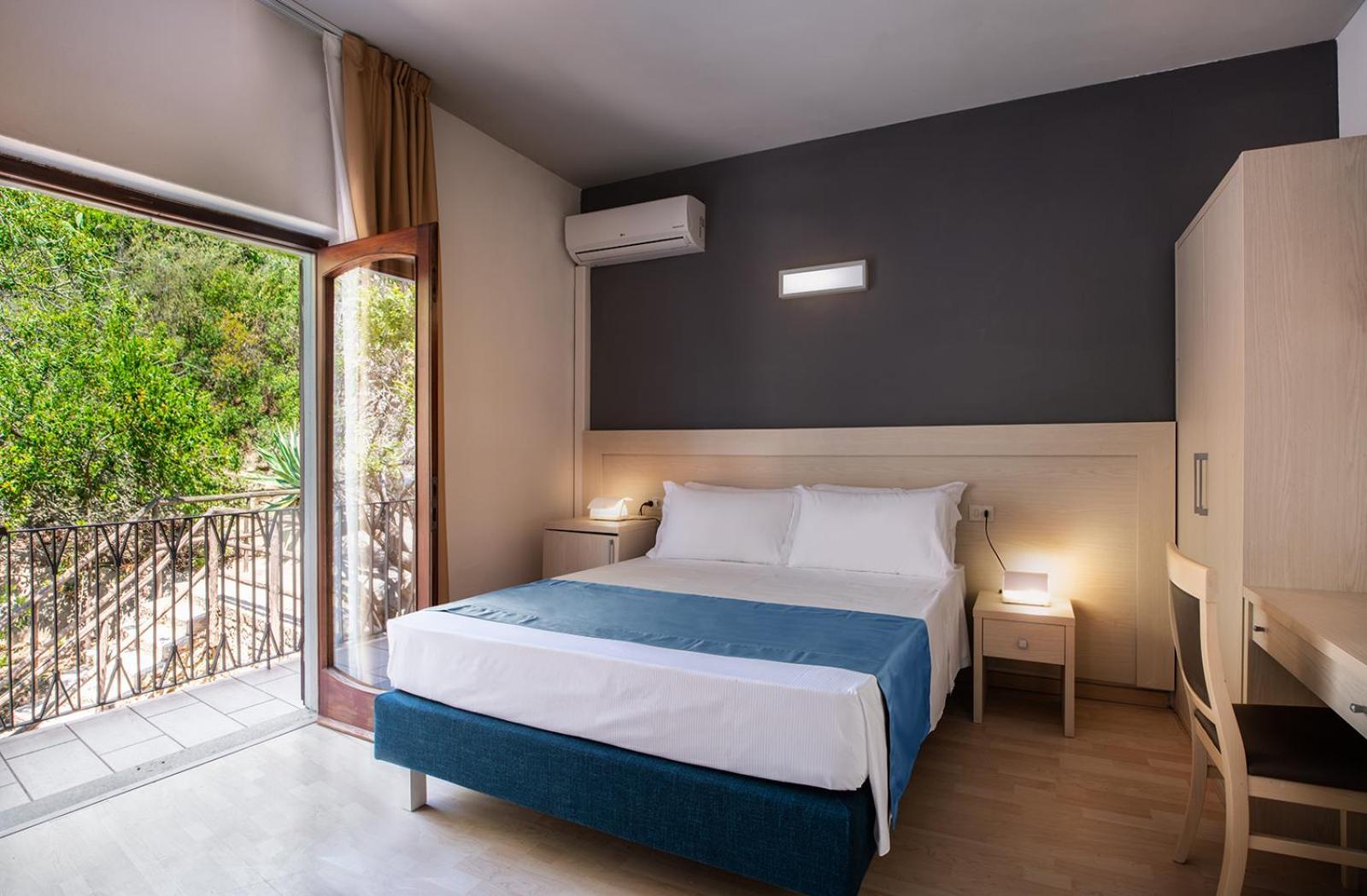 Standard Double or Twin Room,1128658047:JPEG