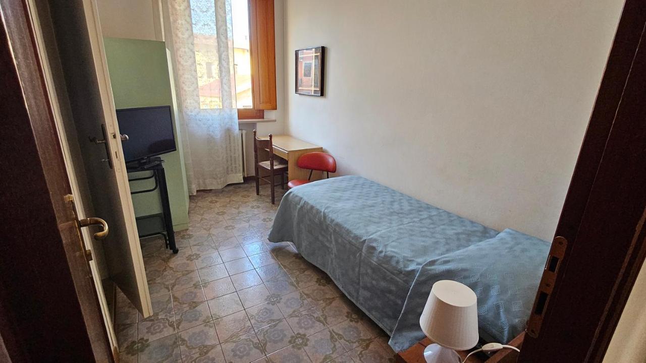 Single Room,1498549438:JPEG