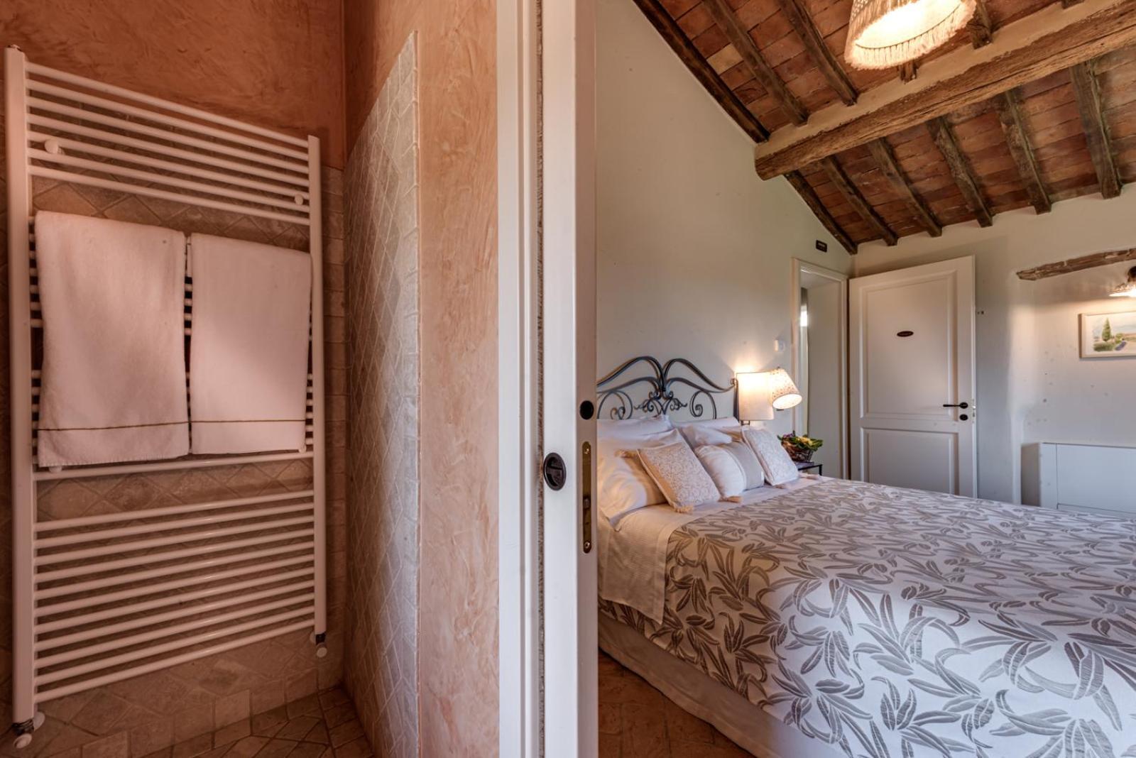 Standard Queen Room