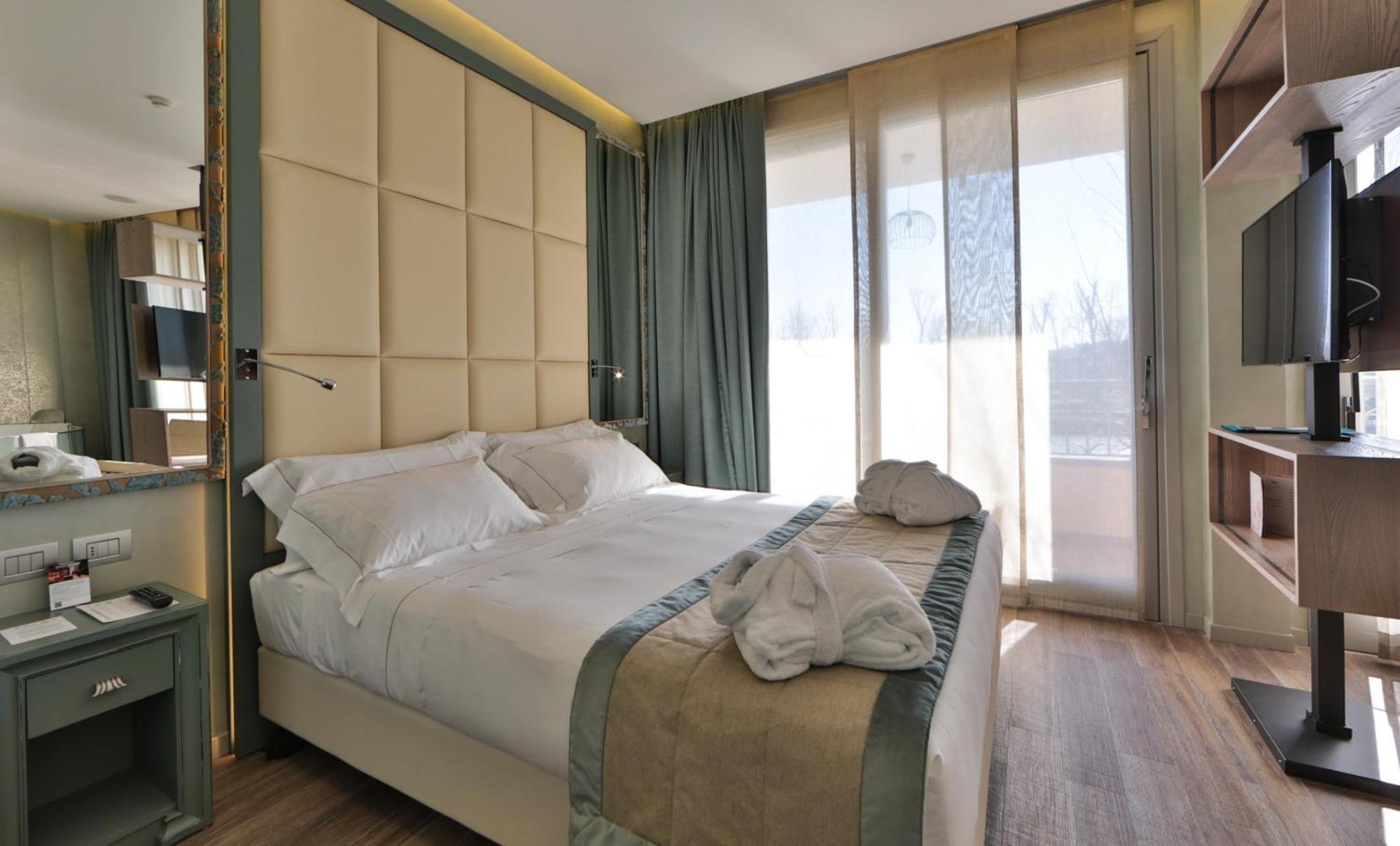 Junior Suite Balcony River View