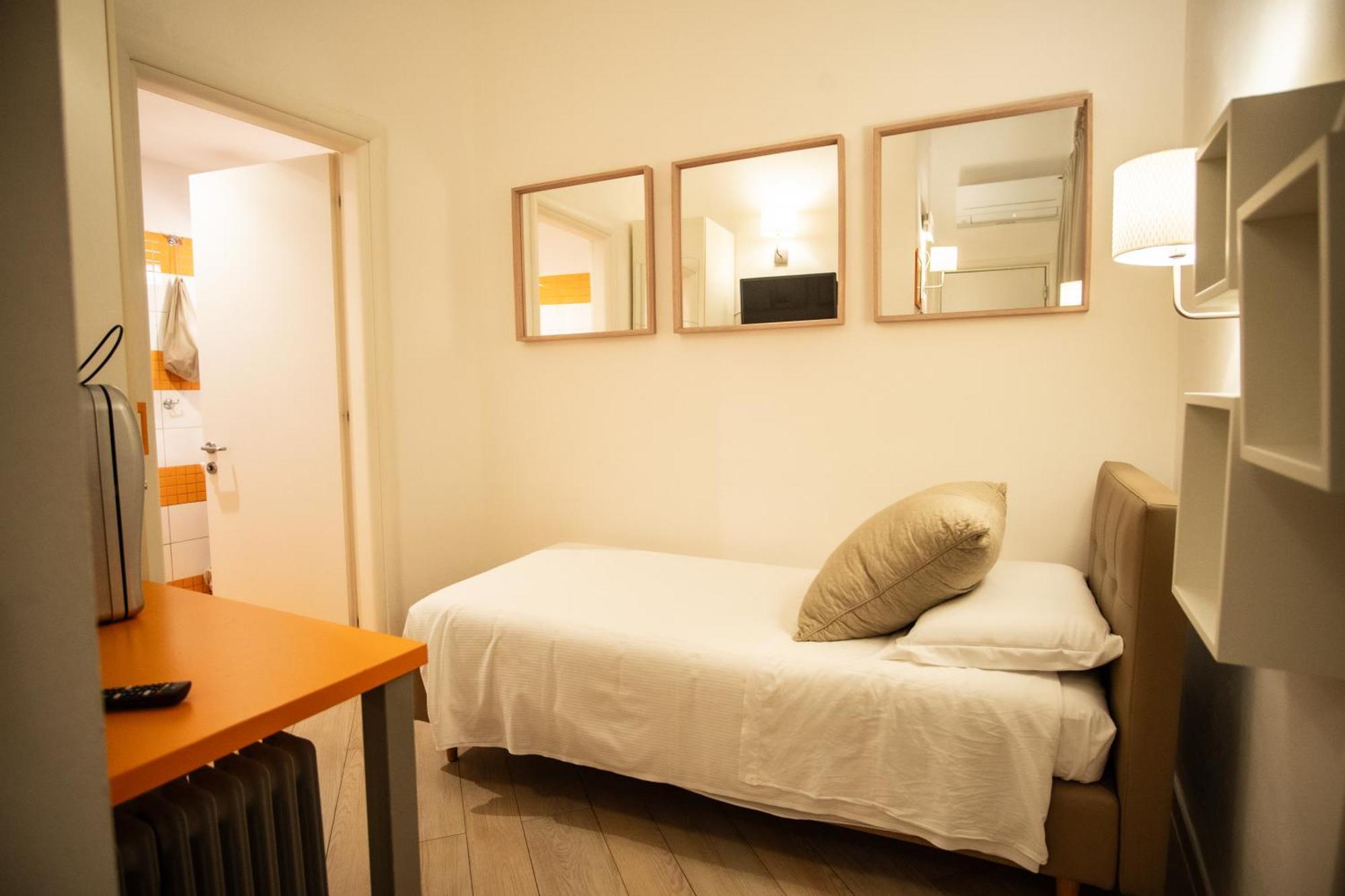 Small Single Room,1535297743:JPEG