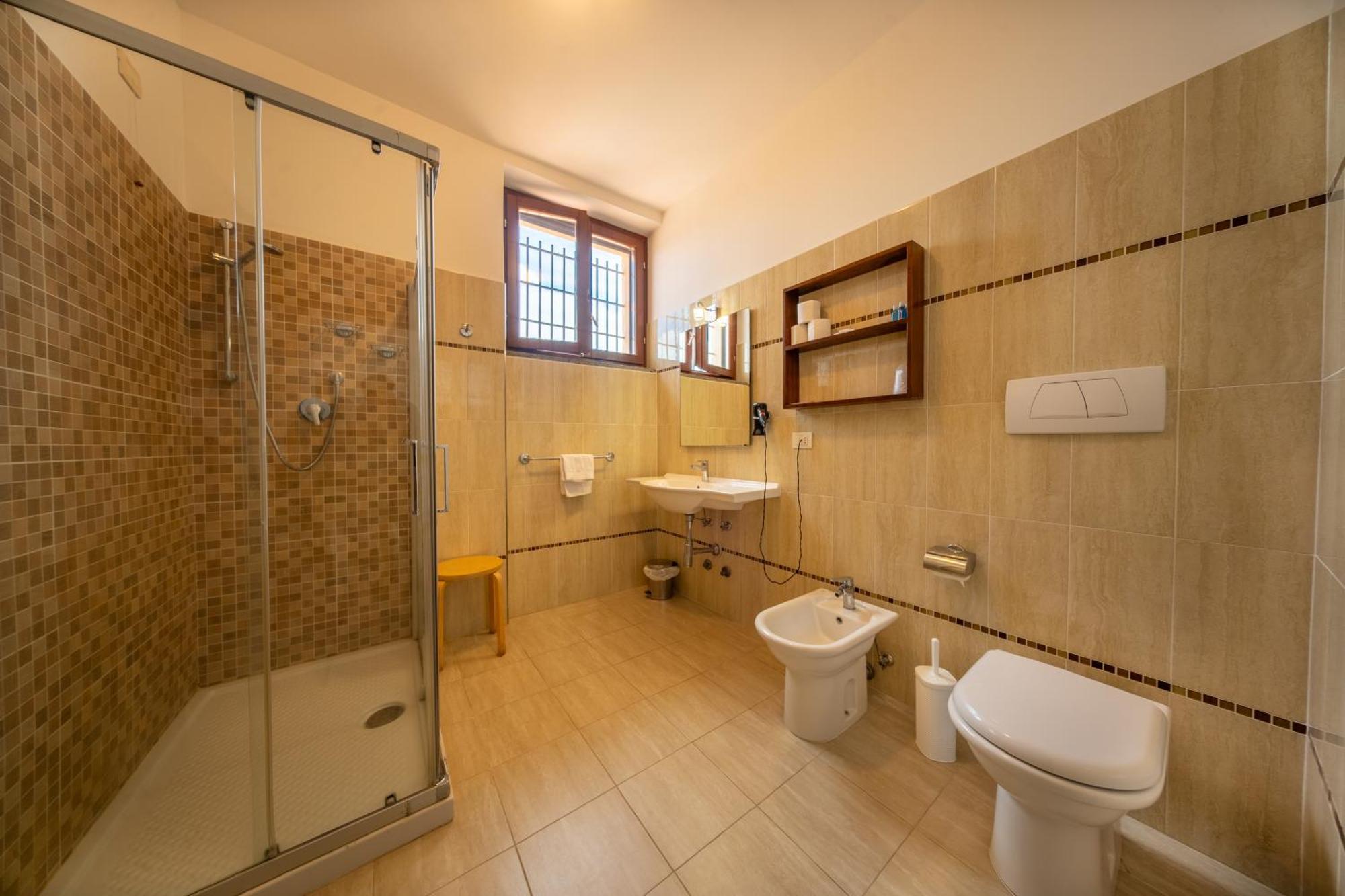 Double Room,1539932083:JPEG