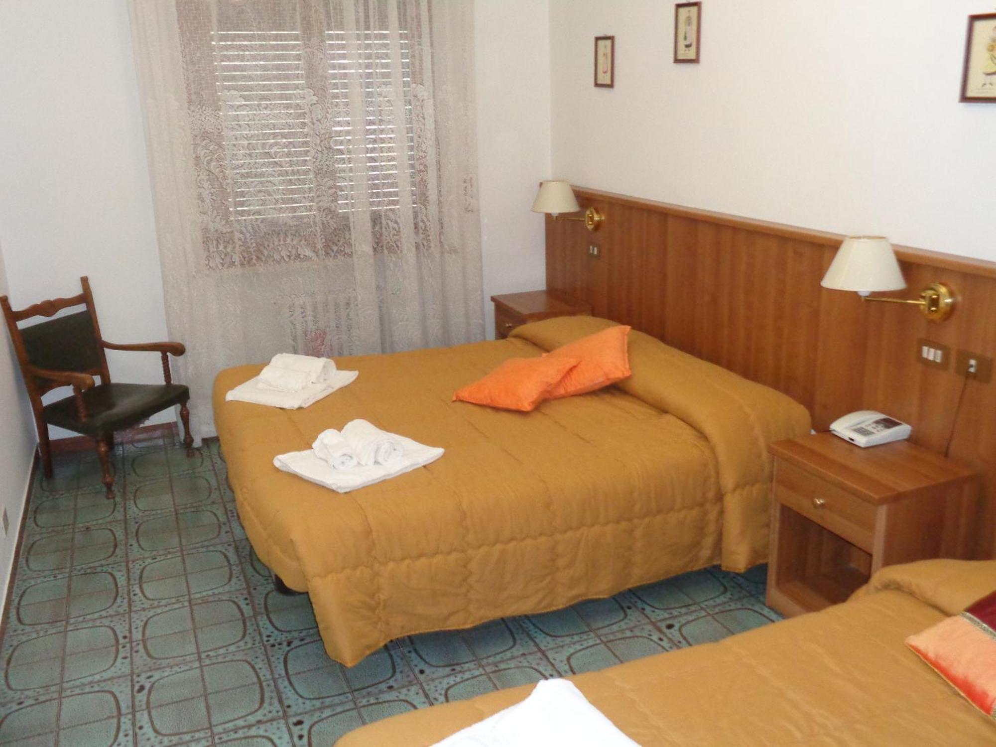 Triple Room,42859489:JPEG