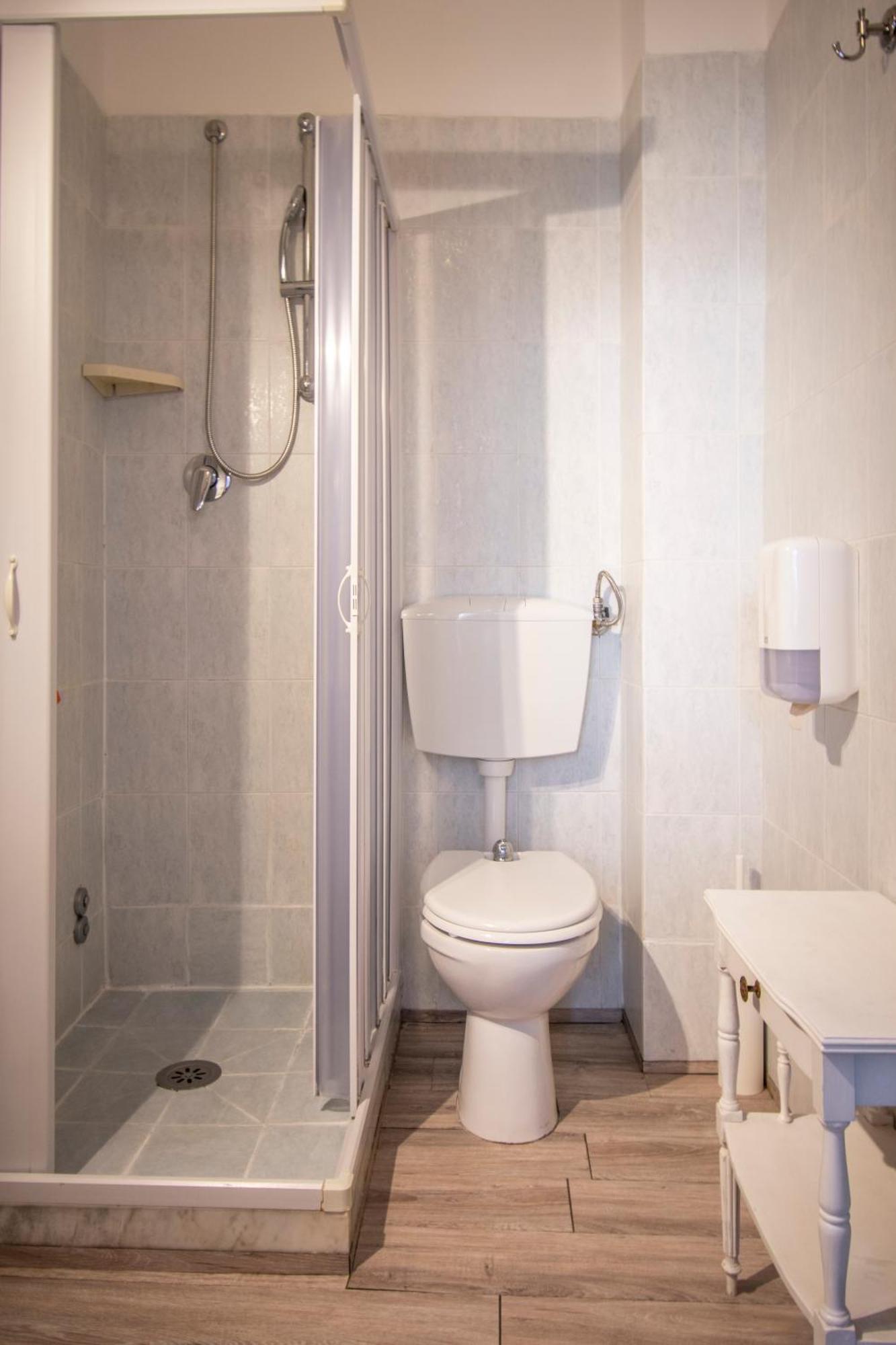 Double Room,1543951384:JPEG