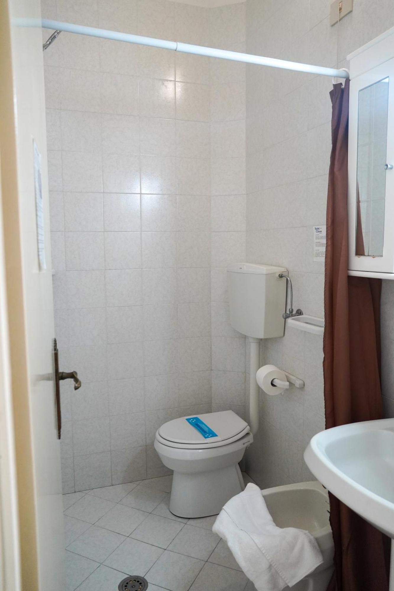 Twin Room,1544536672:JPEG