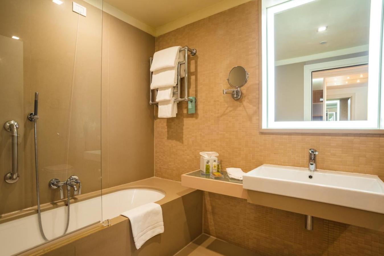 King Room with Park View,1549042843:JPEG