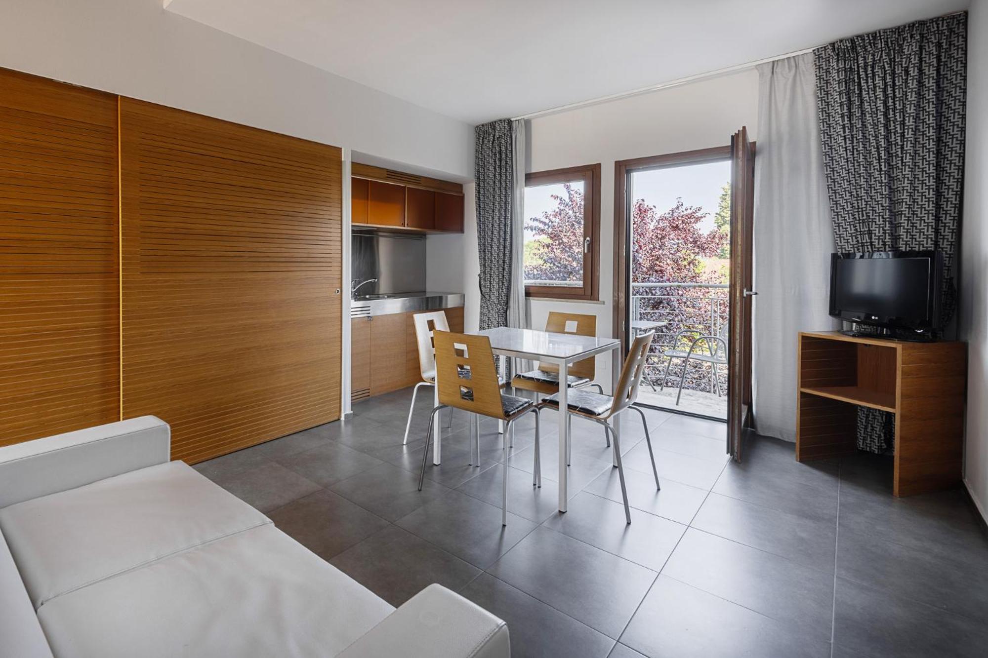 Family Apartment,1552210804:JPEG