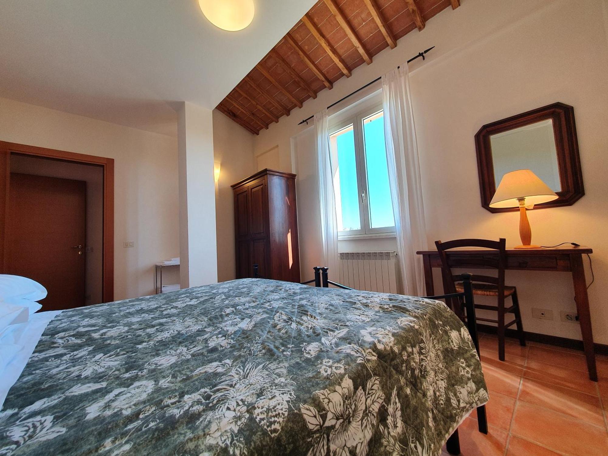 One-Bedroom Apartment,1556857969:JPEG