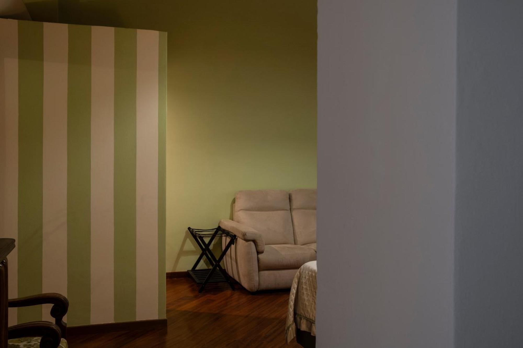 Two-Bedroom Suite,818257241:JPEG