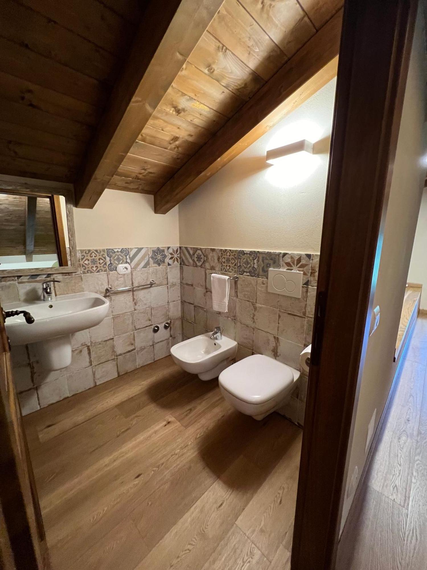 Deluxe Apartment,1574092070:JPEG