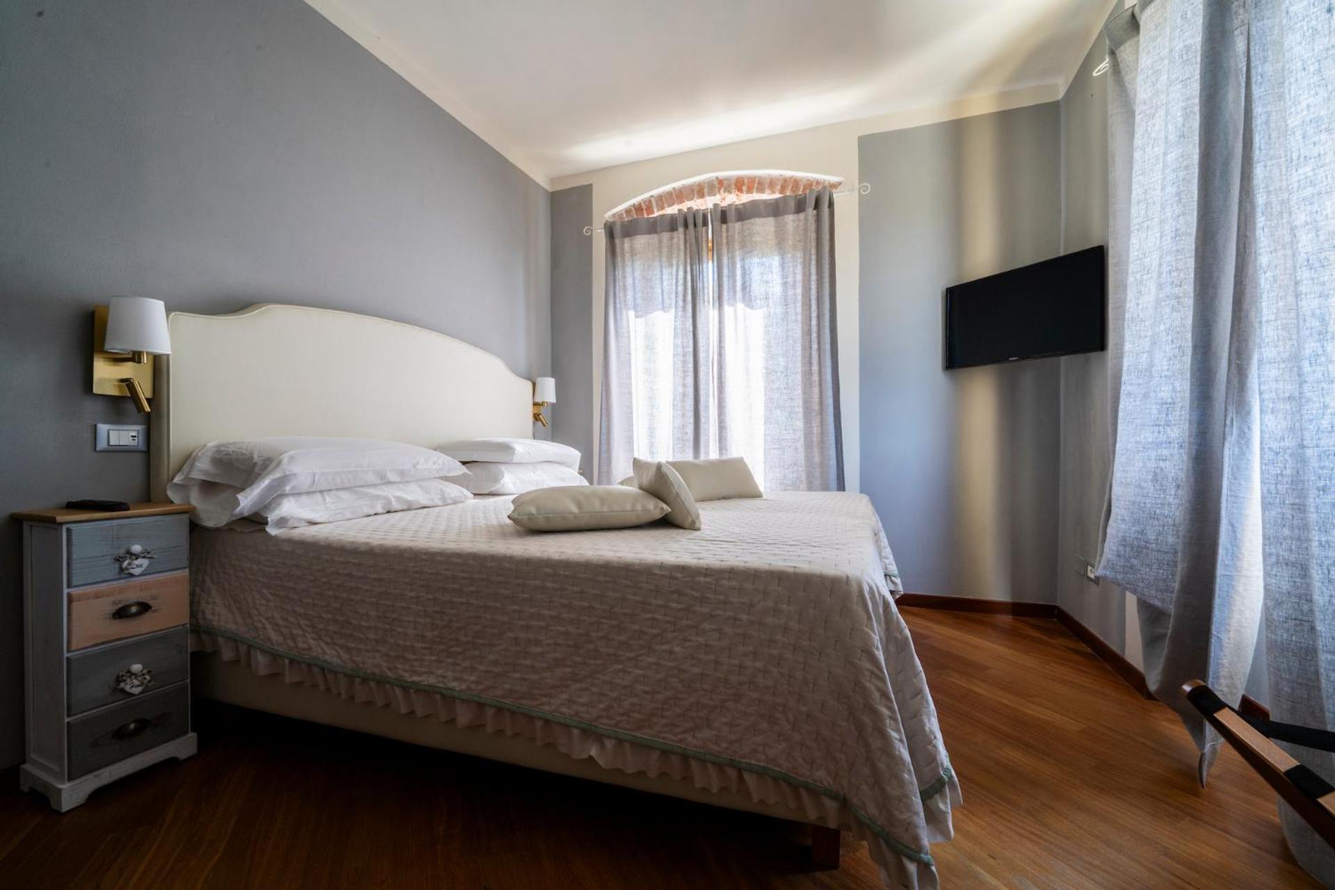 Standard Double Room,1578459326:JPEG