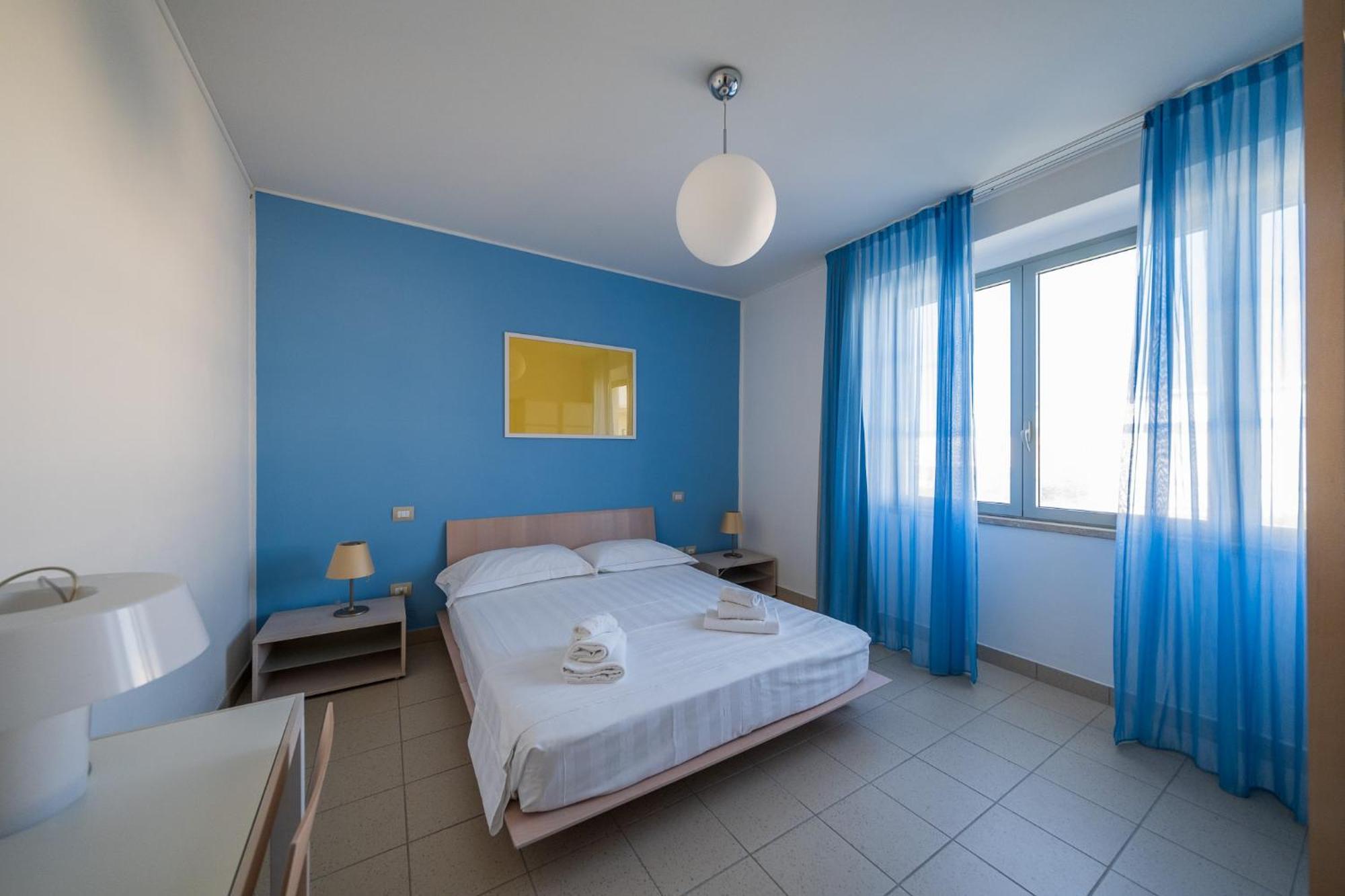 One-Bedroom Apartment Terrace,1587580705:JPEG