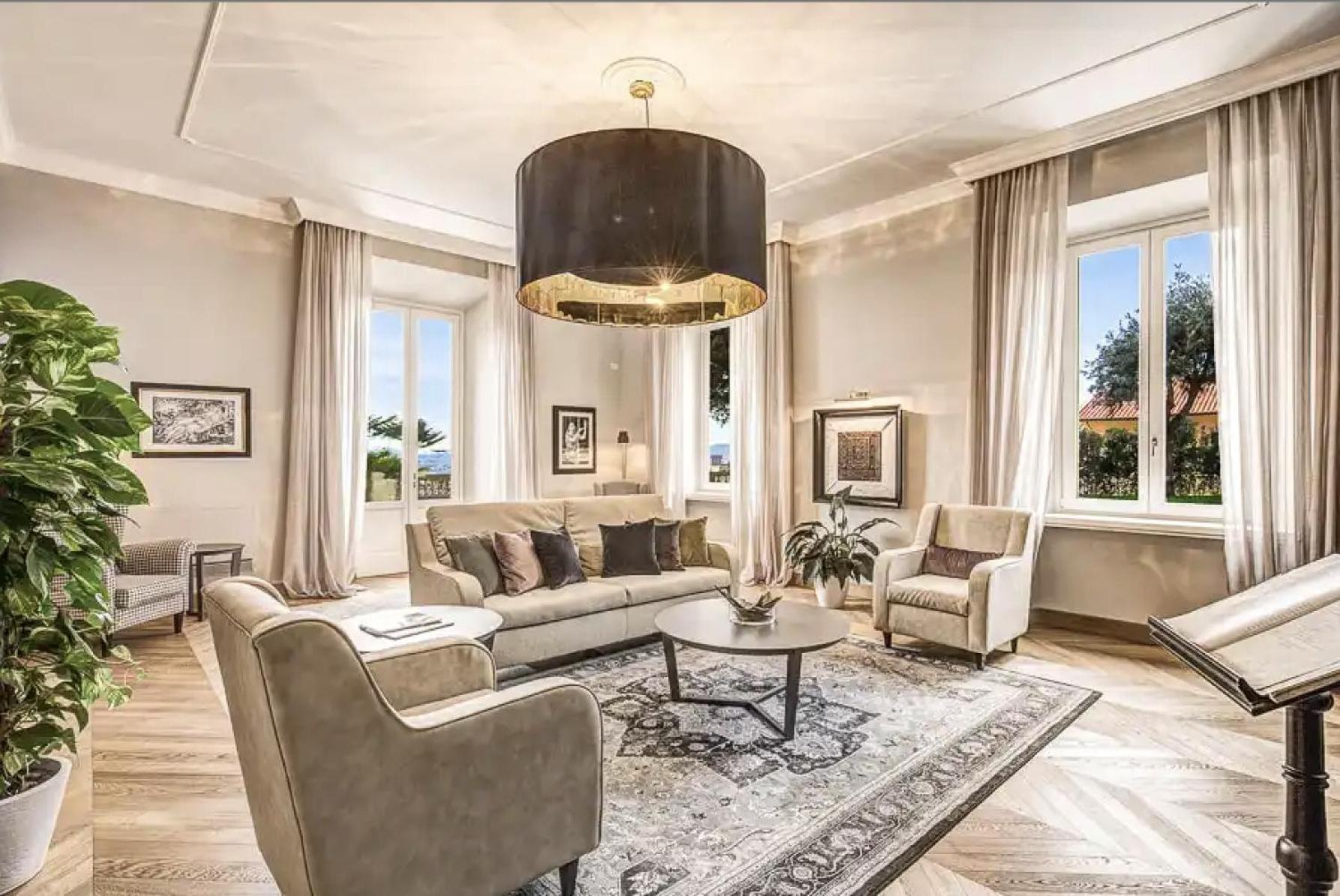 Villa Deluxe