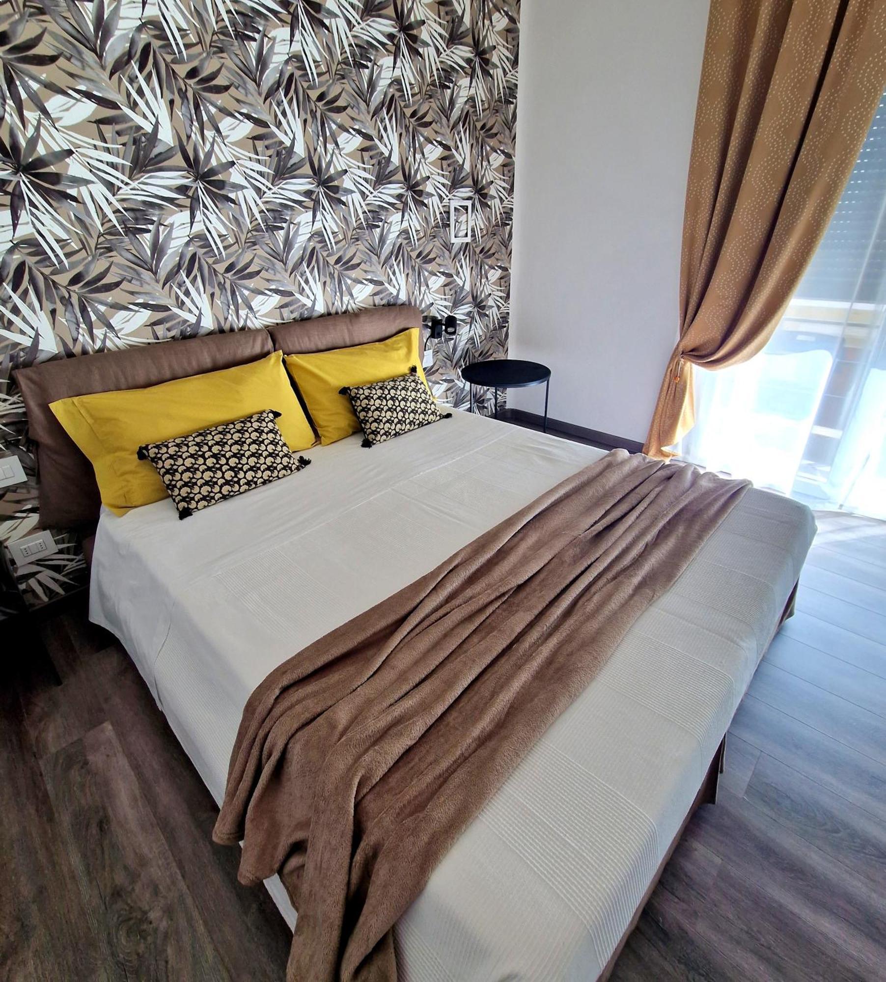 Double or Twin Room Private Bathroom