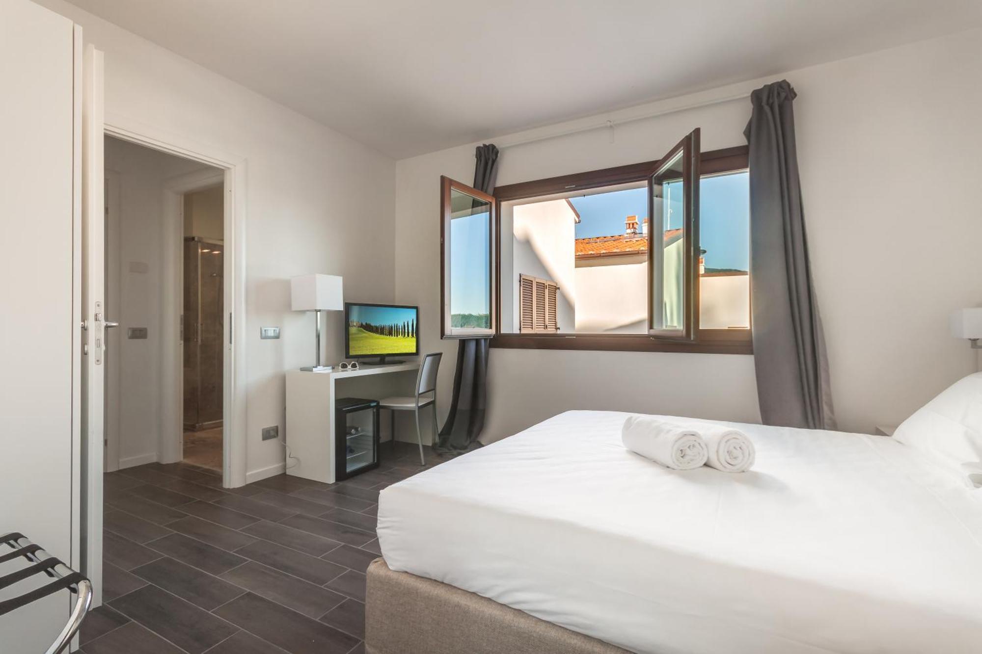 Deluxe Room,160888107:JPEG