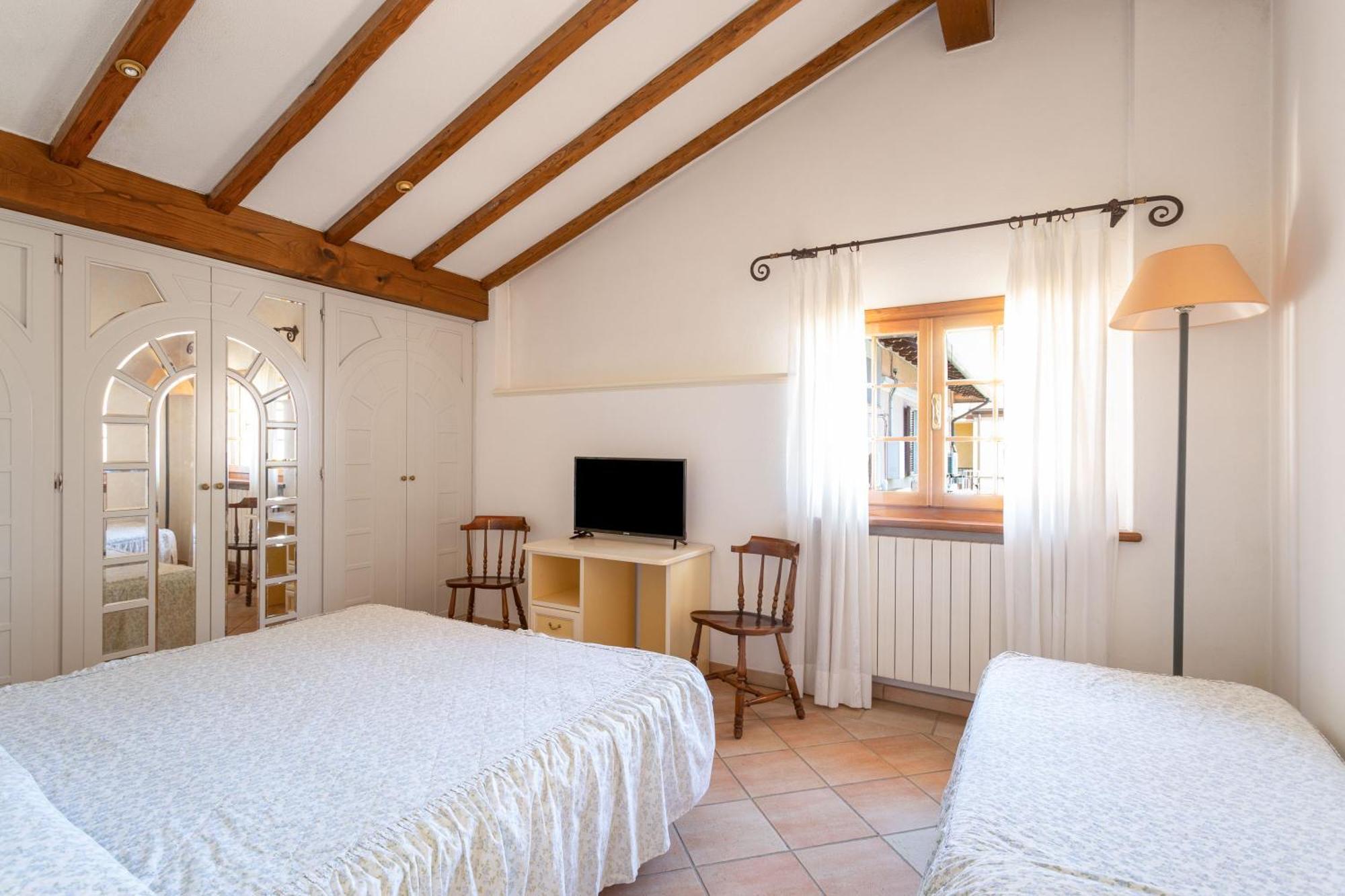 Large Two-Bedroom Apartment - Attic,1609320948:JPEG