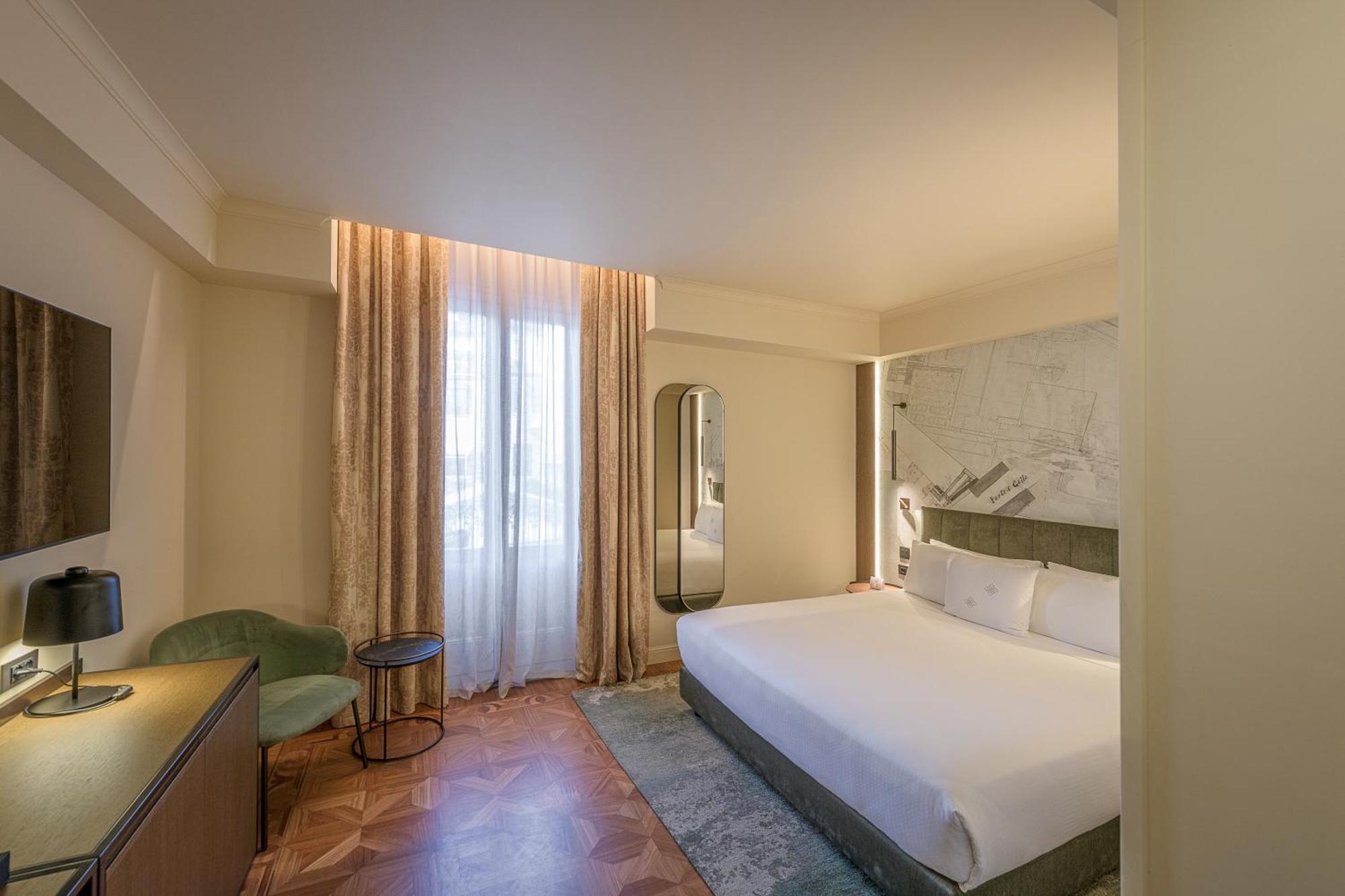 Large Double or Twin Room