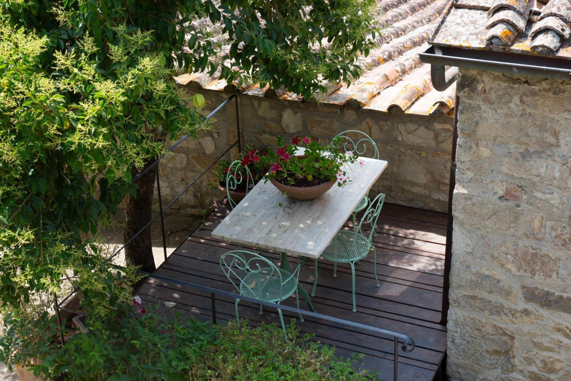 Suite Outdoor Space,1618823132:JPEG