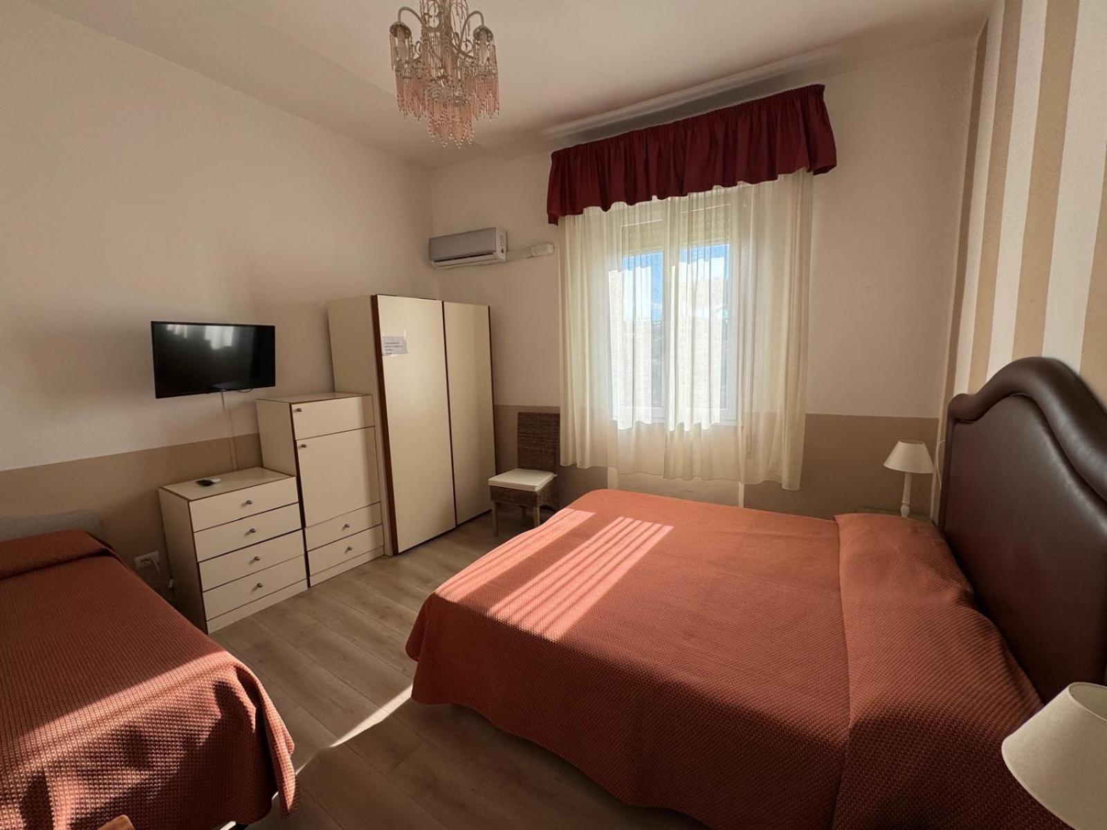 Triple Room,1624314752:JPEG