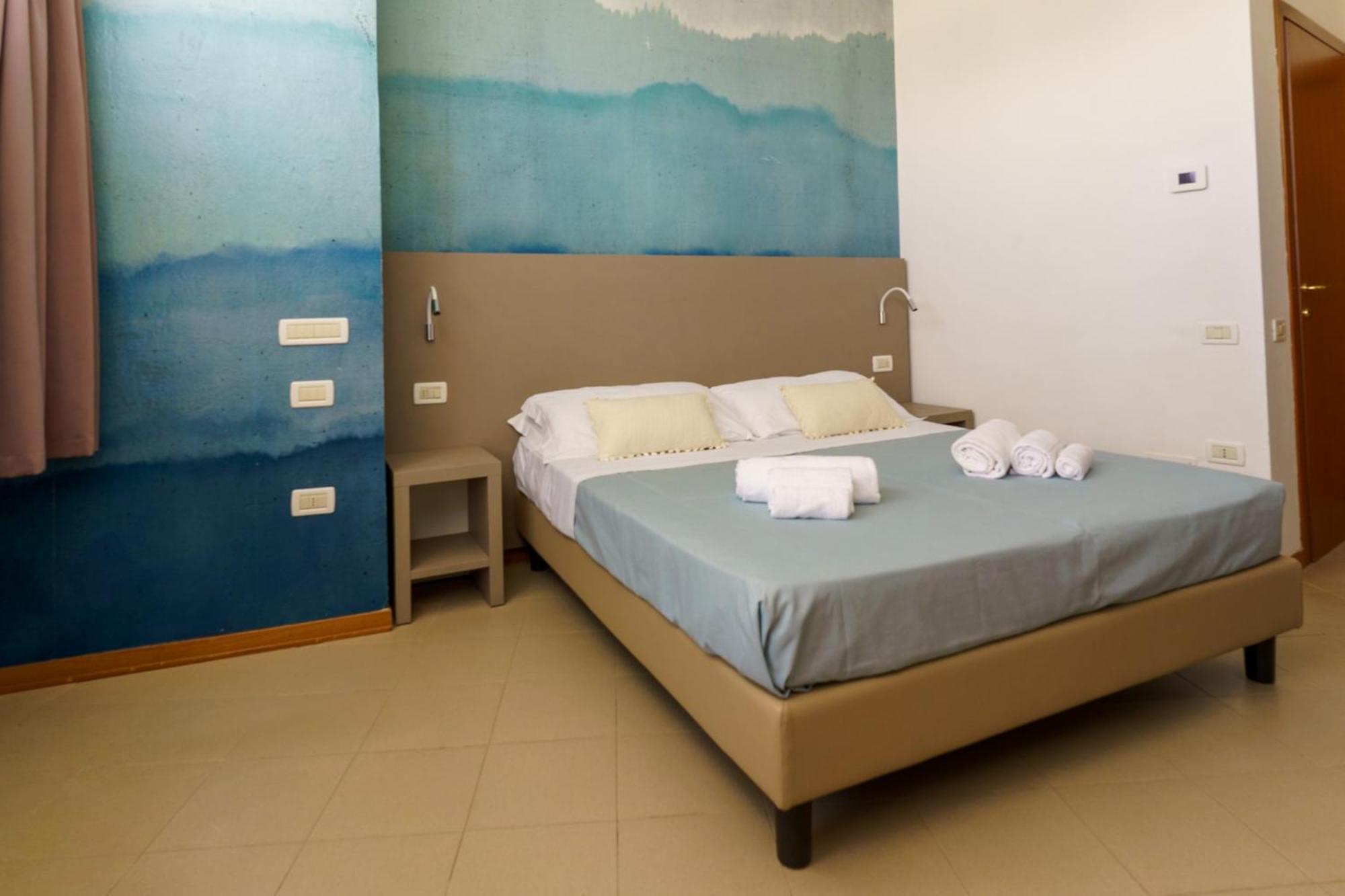 Deluxe Room,1628688579:JPEG
