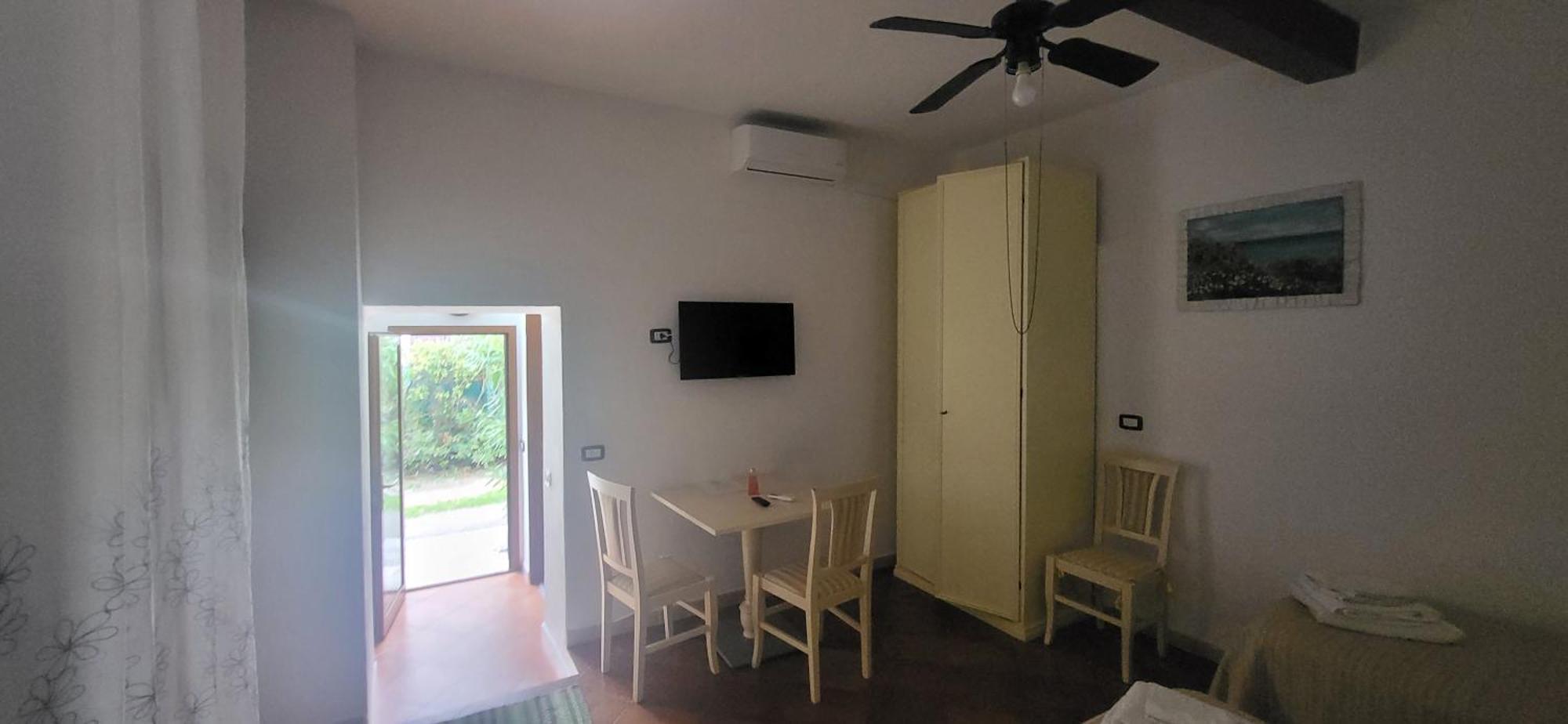 King Room,1636803878:JPEG