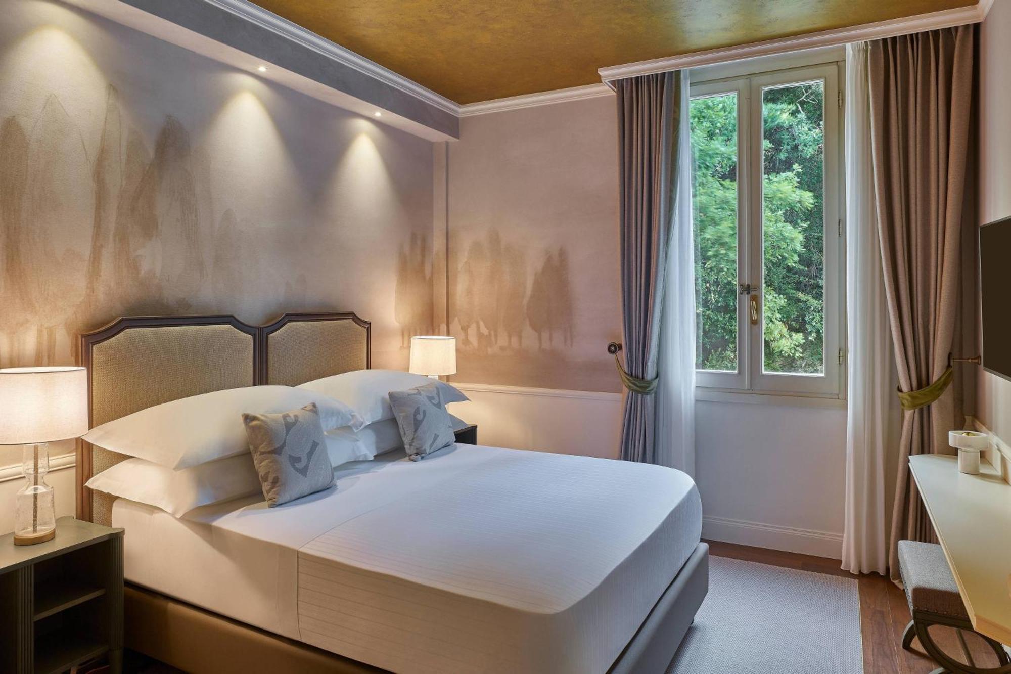 Classic Queen Room,1643161240:JPEG