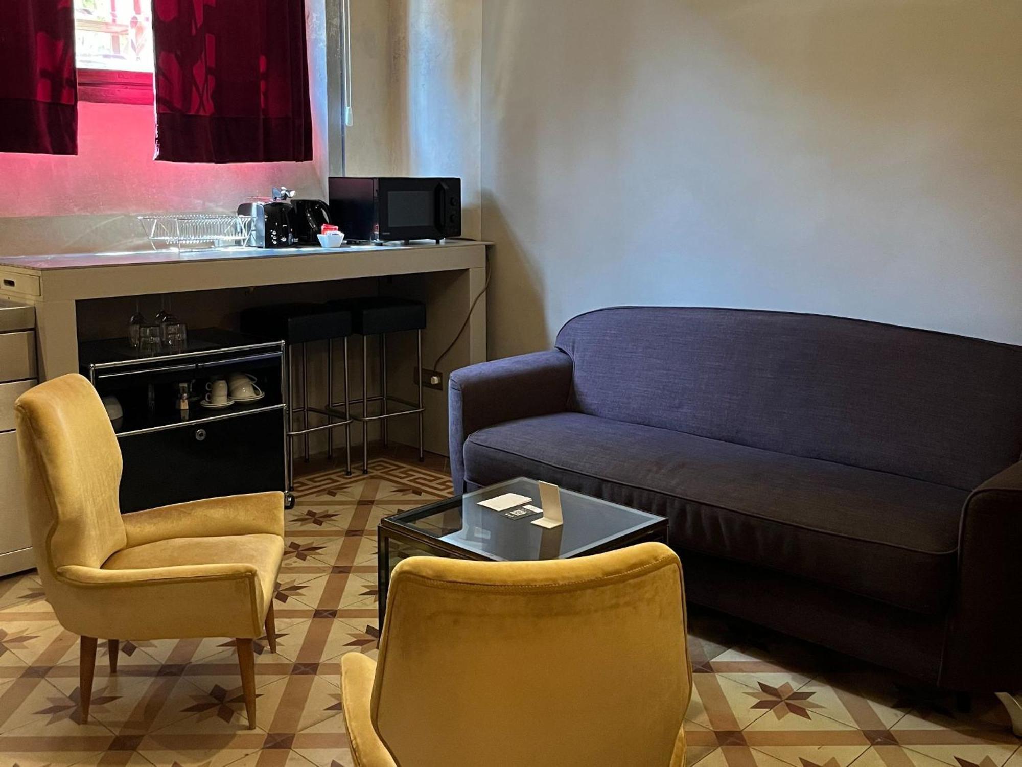 Large Studio Kitchen Sofa Bed