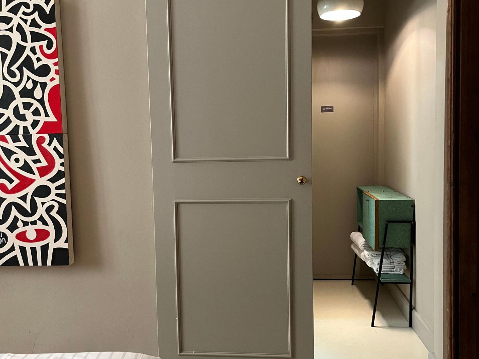 Medium Room