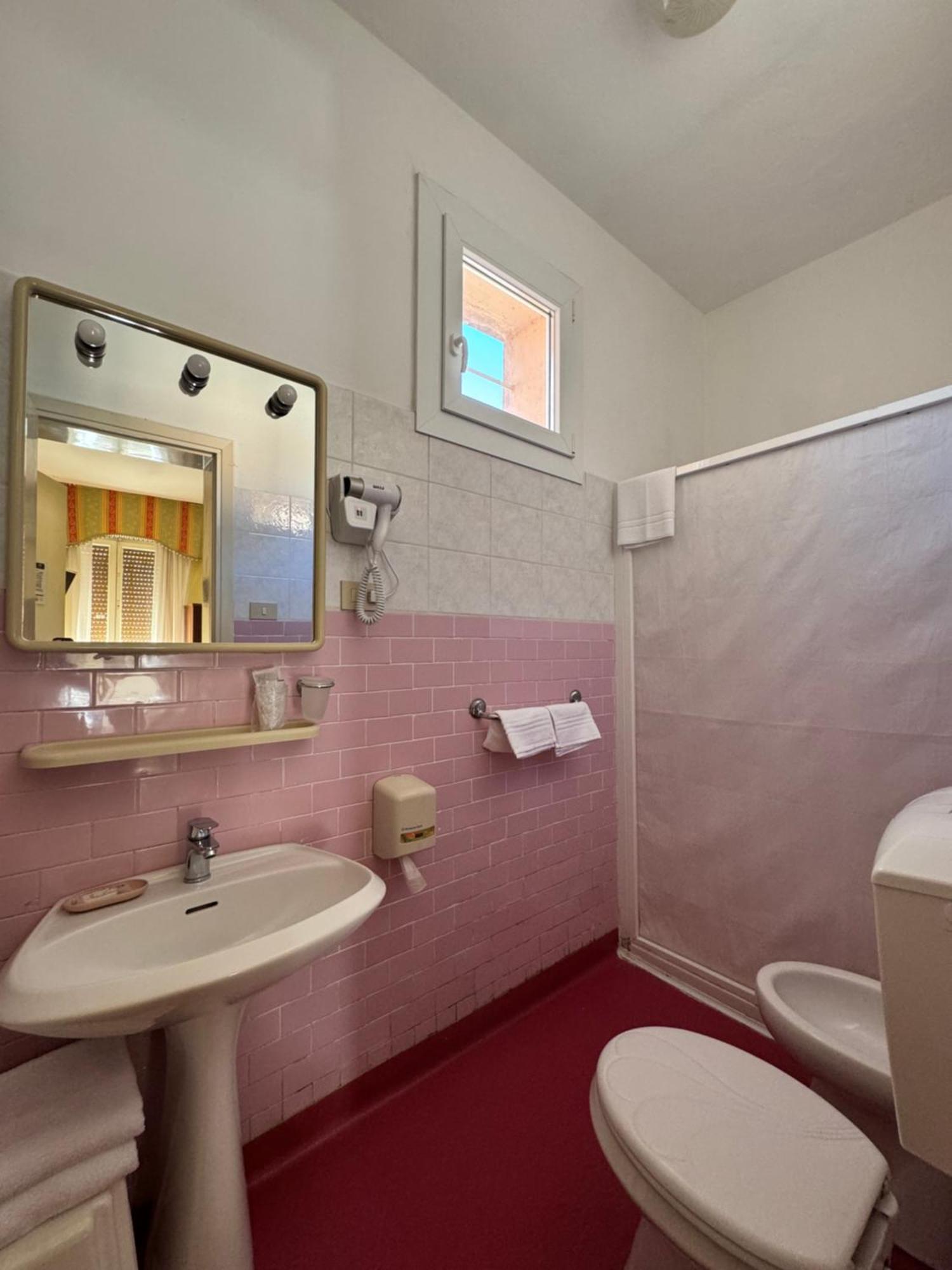 Triple Room,1650488301:JPEG