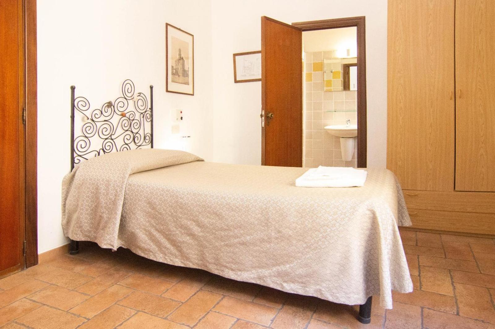 Single Room,1658077645:JPEG