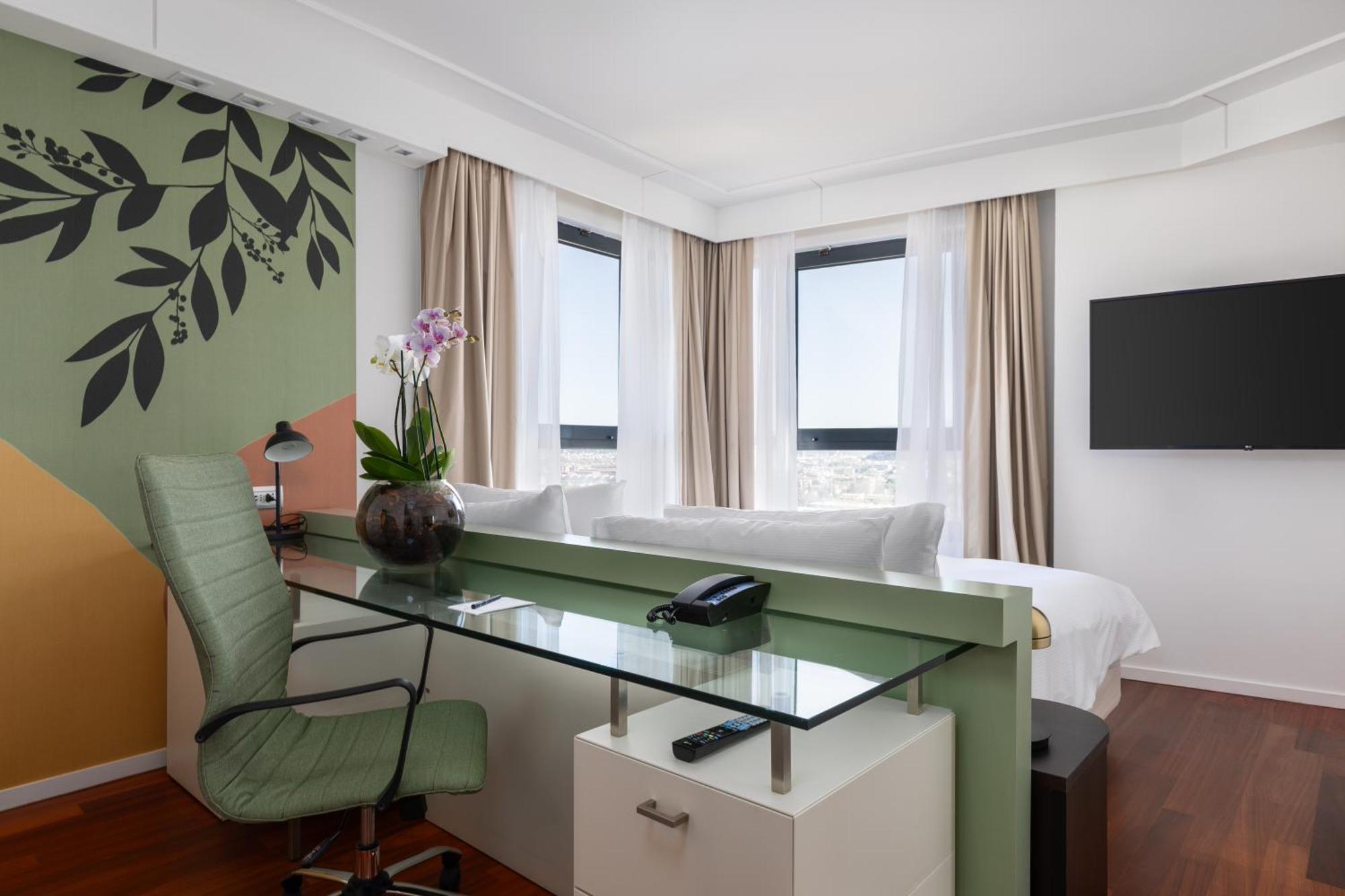 Deluxe King Room with City View,1668049930:JPEG