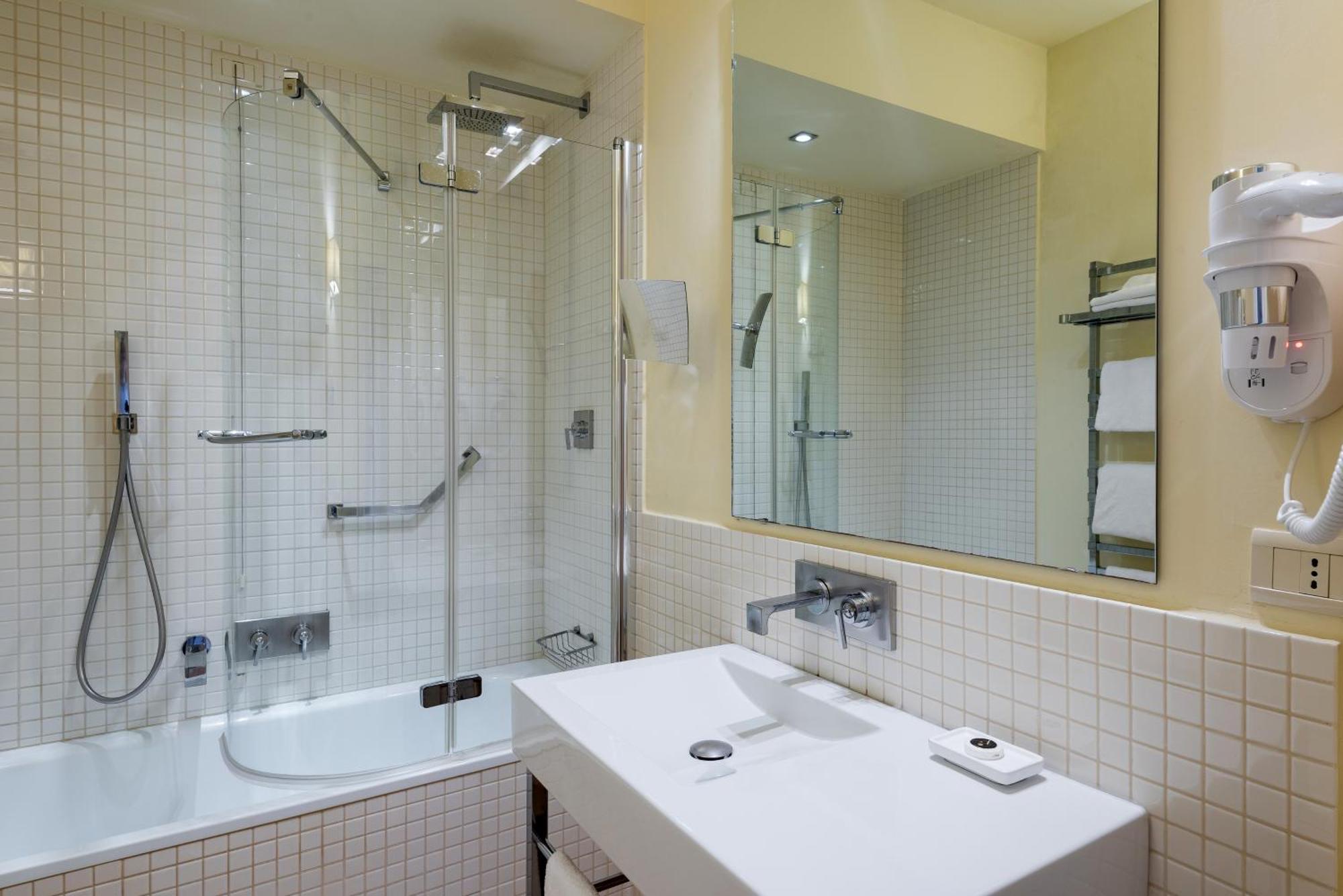Double or Twin Room Sea View