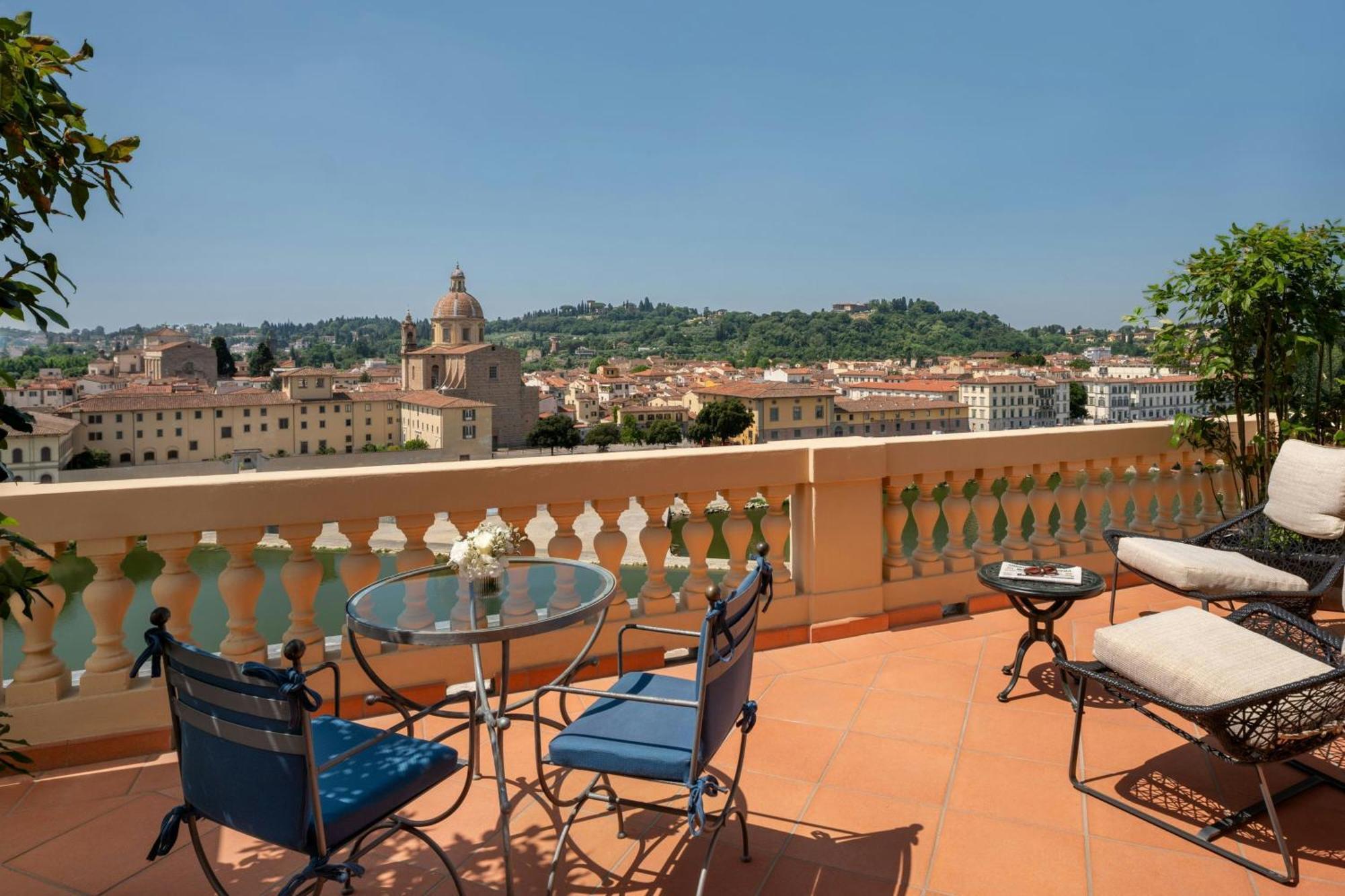 Penthouse King Room Terrace