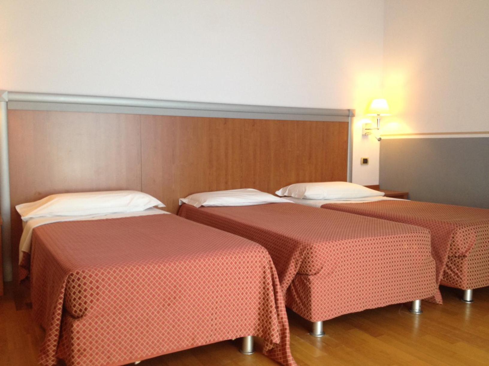 Basic Triple Room,1697796871:JPEG