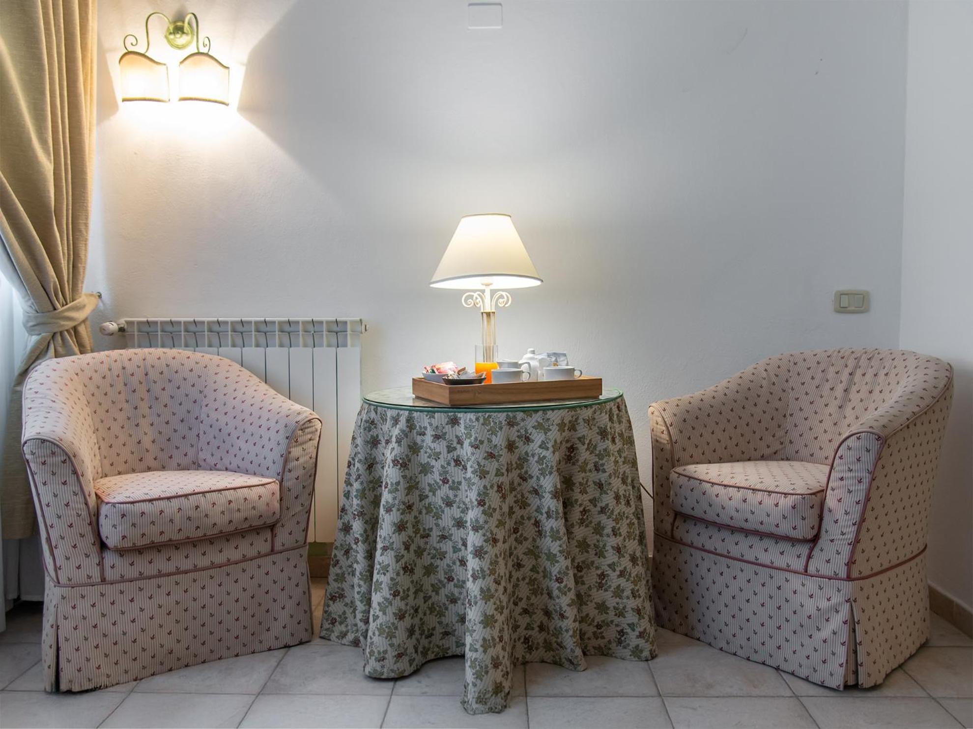 Family Room,1698729924:JPEG