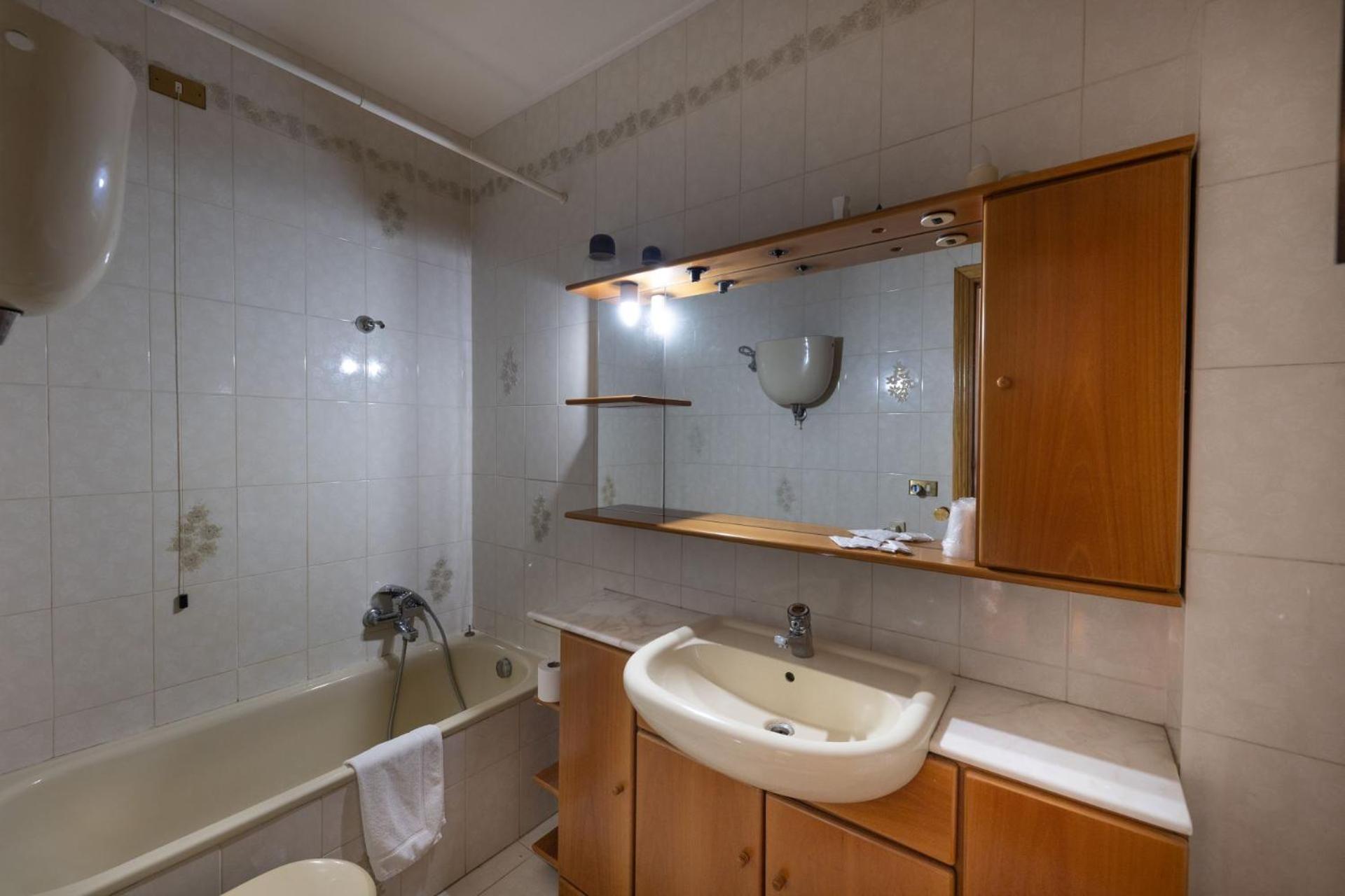 Double Room Private Bathroom,1699393922:JPEG