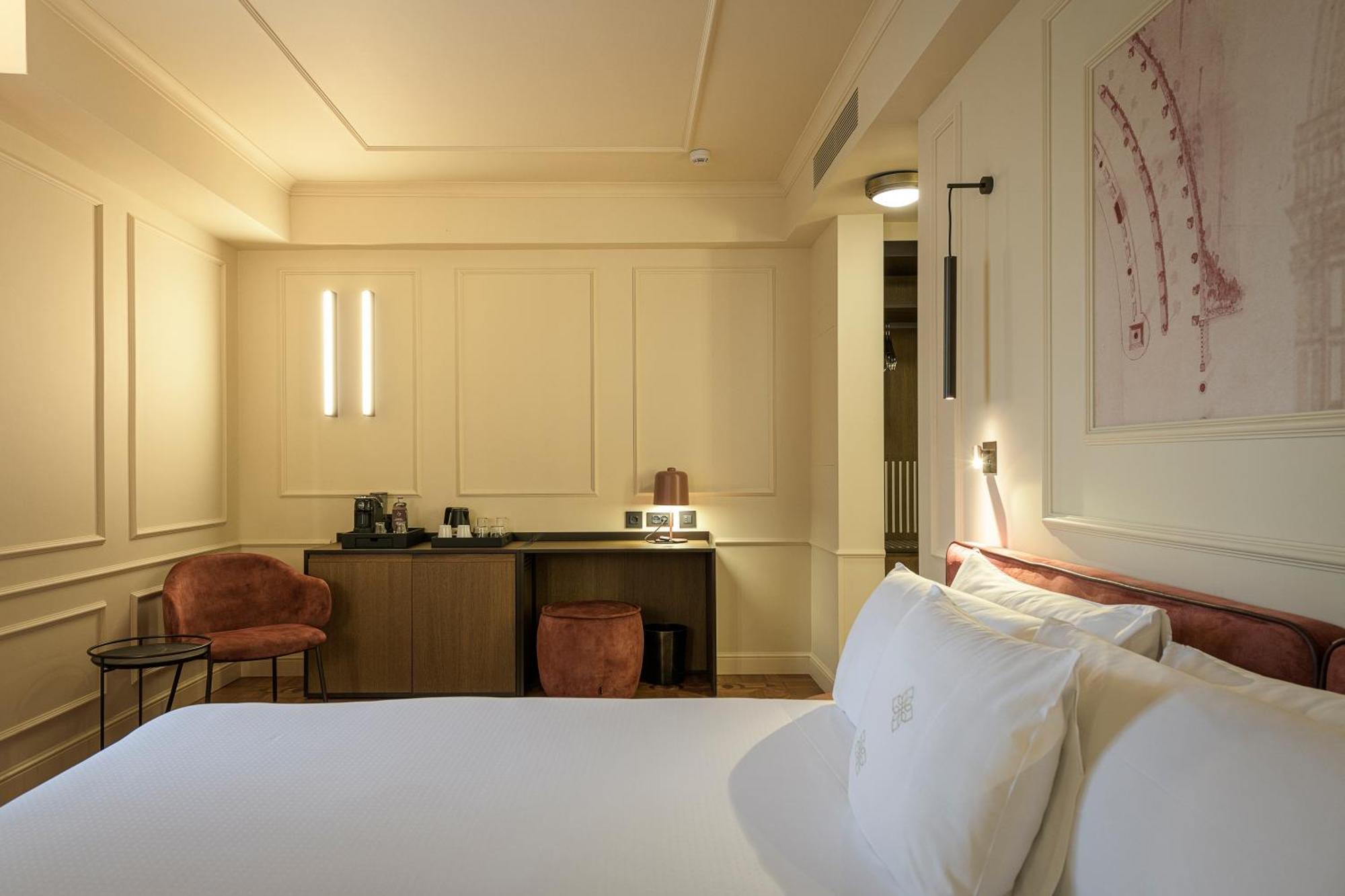 Large Double or Twin Room