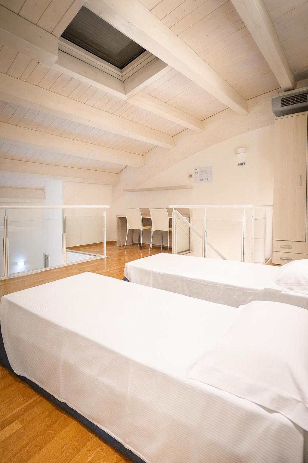 Large Double or Twin Room,1706891484:JPEG