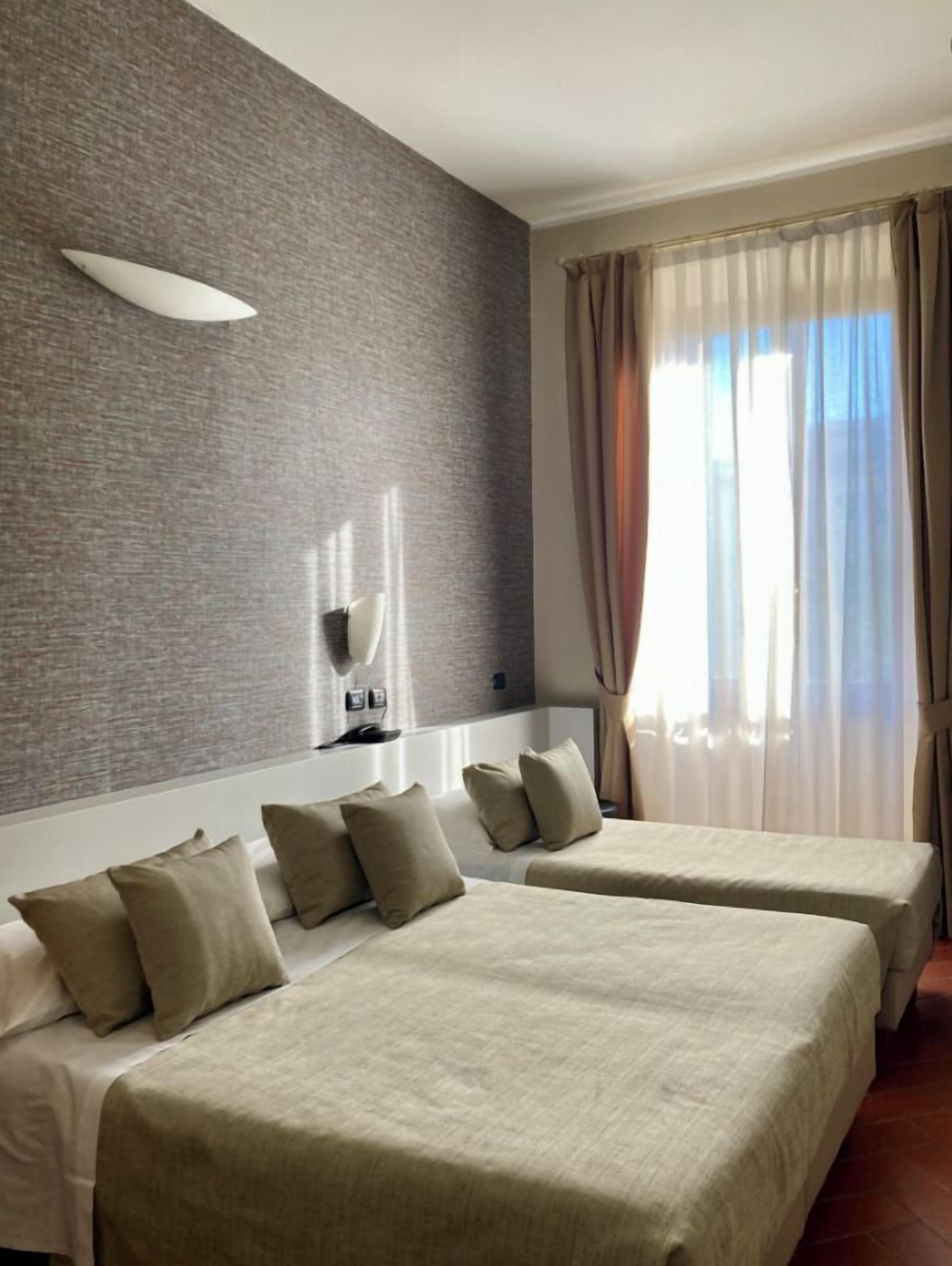 Triple Room,1605194596:JPEG