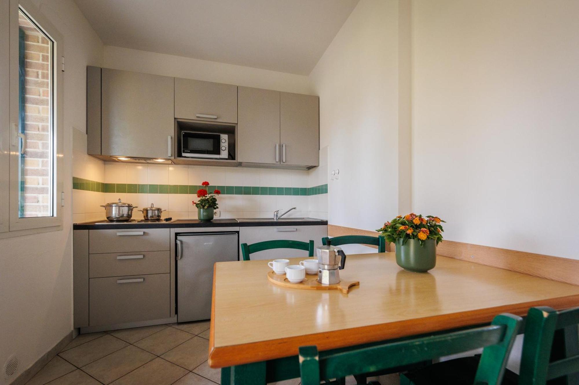 One-Bedroom Deluxe Apartment
