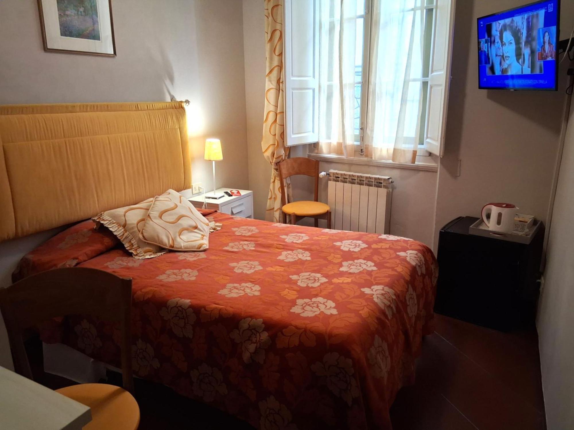 Small Double Room,1739385232:JPEG
