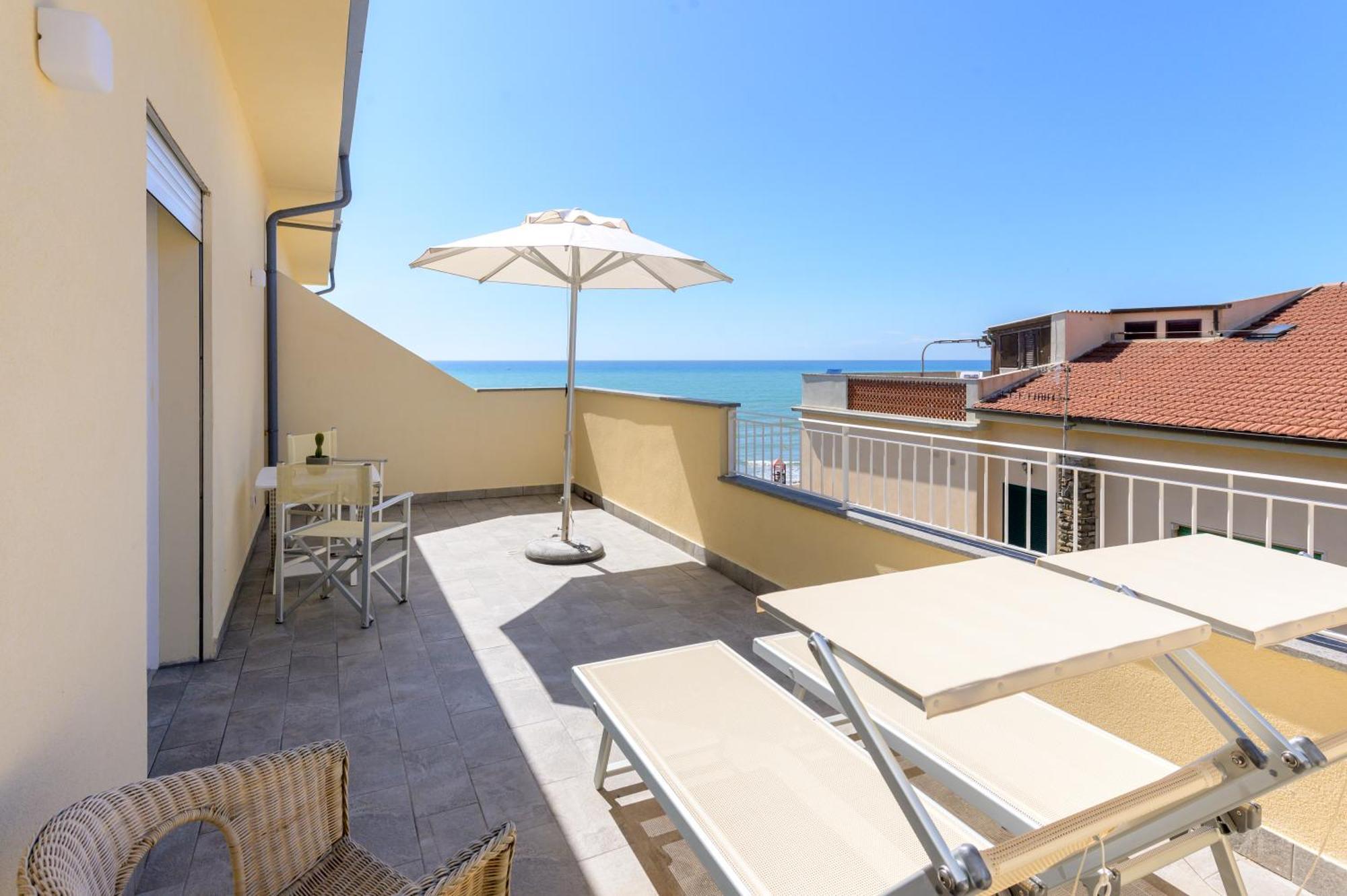 Deluxe Triple Room Sea View