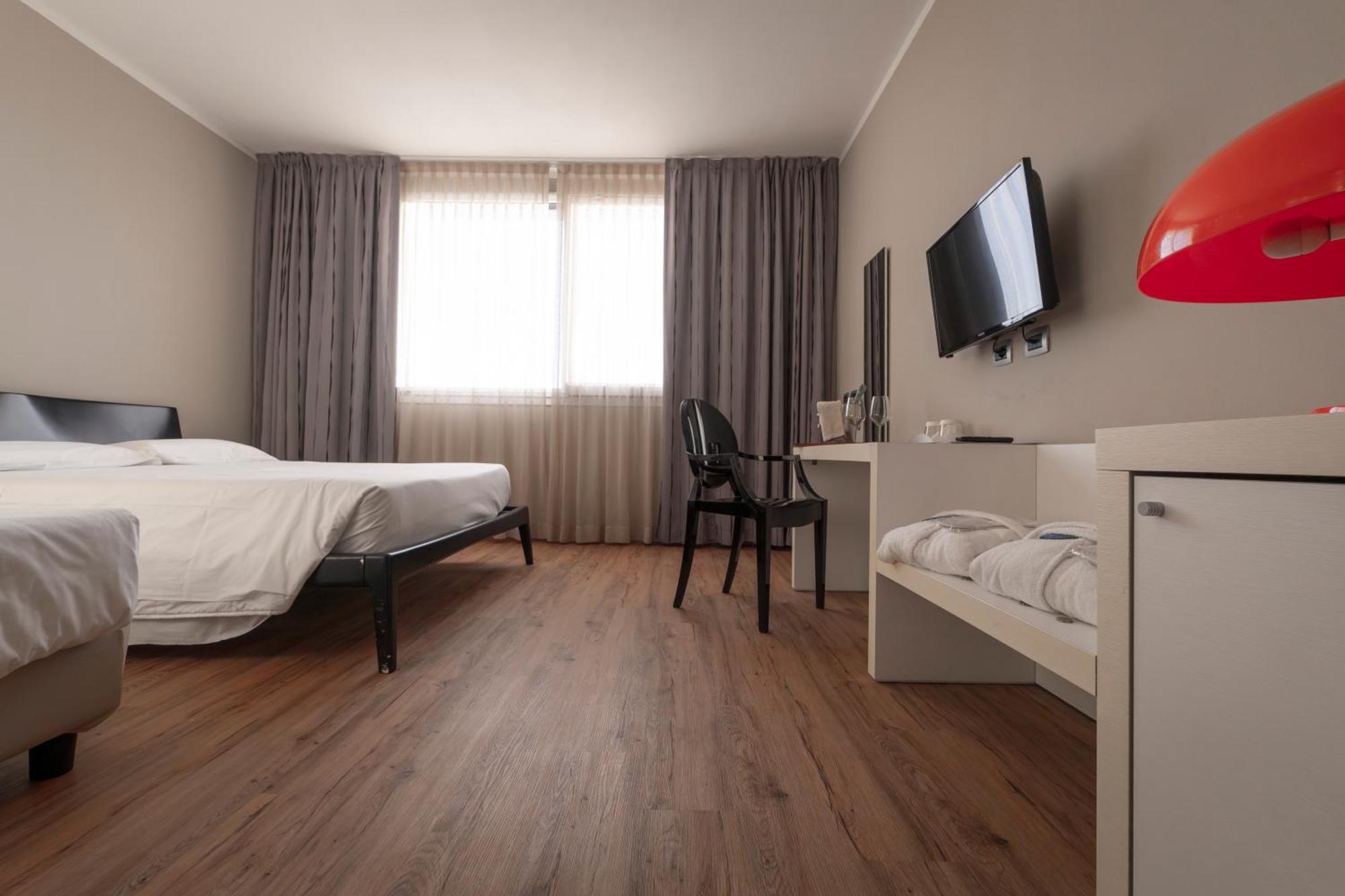 Triple Room,1742694266:JPEG