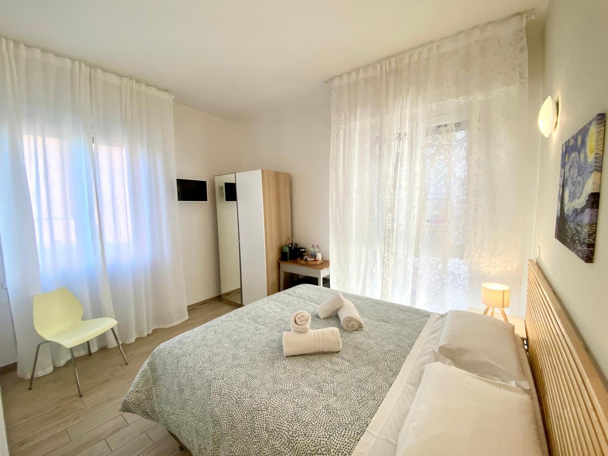 Double Room Private Bathroom