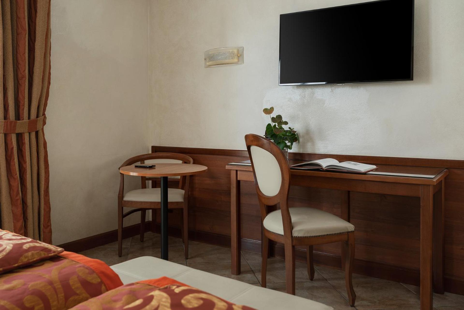 Classic Double or Twin Room,1756404060:JPEG