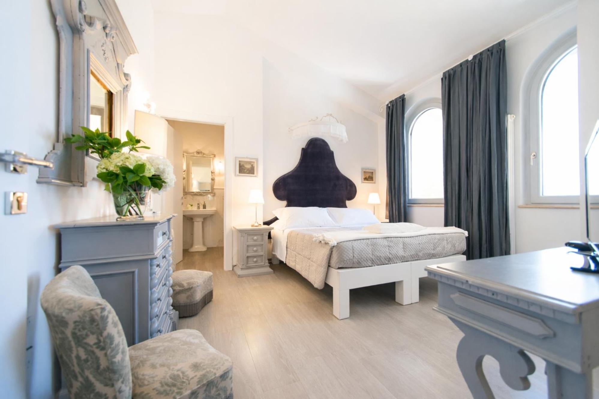Superior King Room,1756543214:JPEG